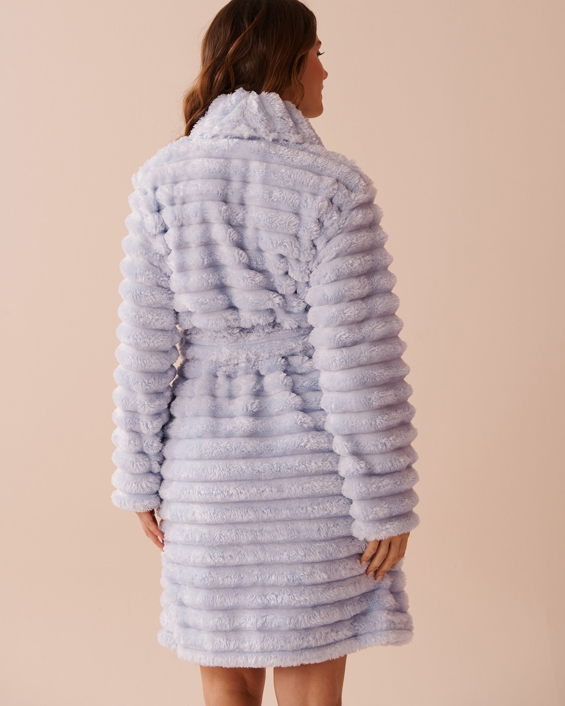 LA VIE EN ROSE Textured Stripe Soft Plush Robe Icy Blue 40600199 - View2