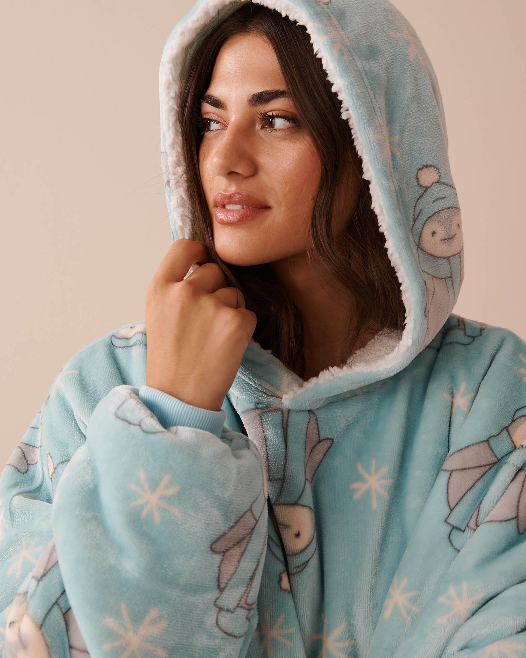 LA VIE EN ROSE Penguin Soft Plush Oversized Hoodie Penguin/Blue 40700350 - View3