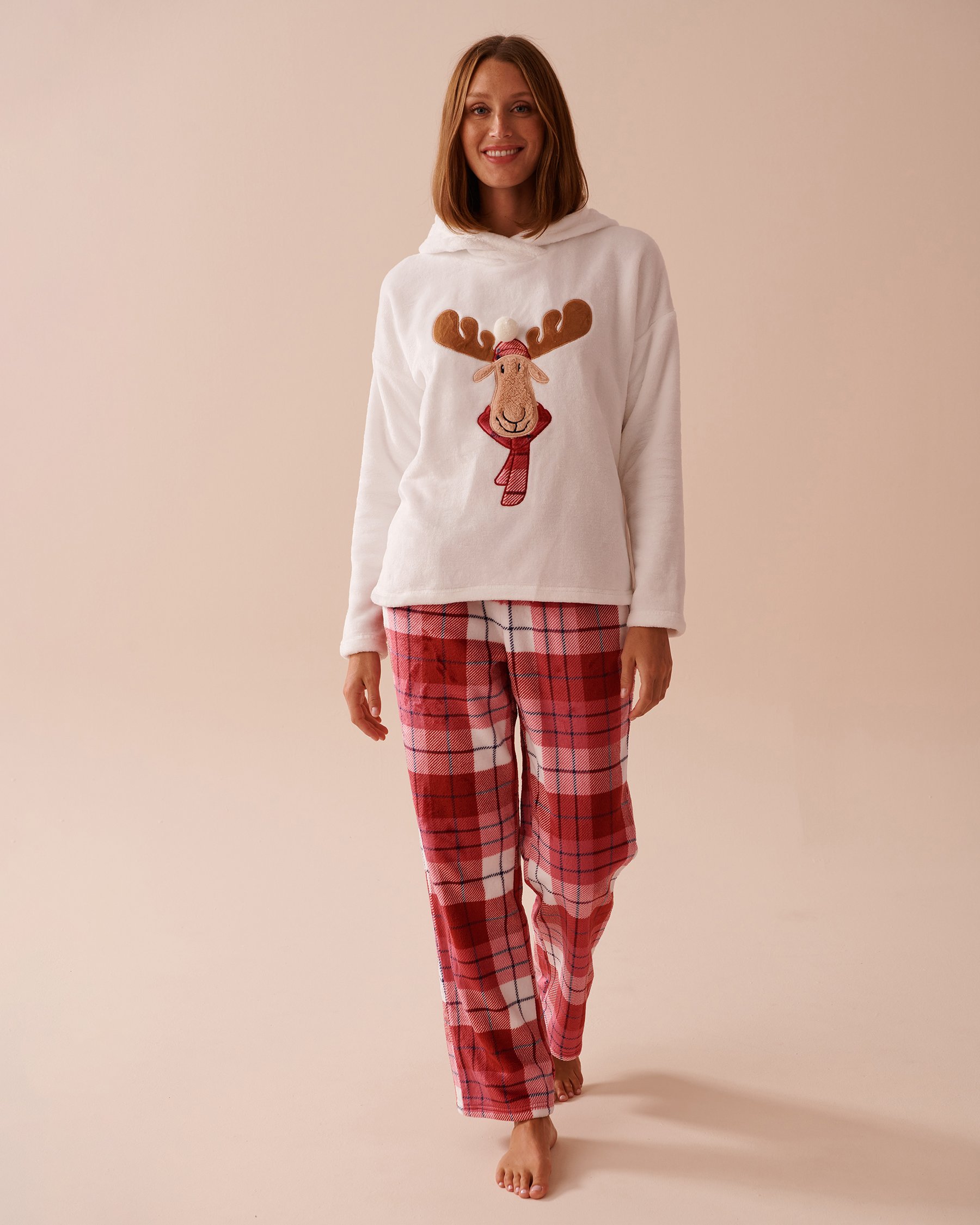 LA VIE EN ROSE Moose Print Soft Plush PJ Set Moose/Red Plaid 40400078 - View3