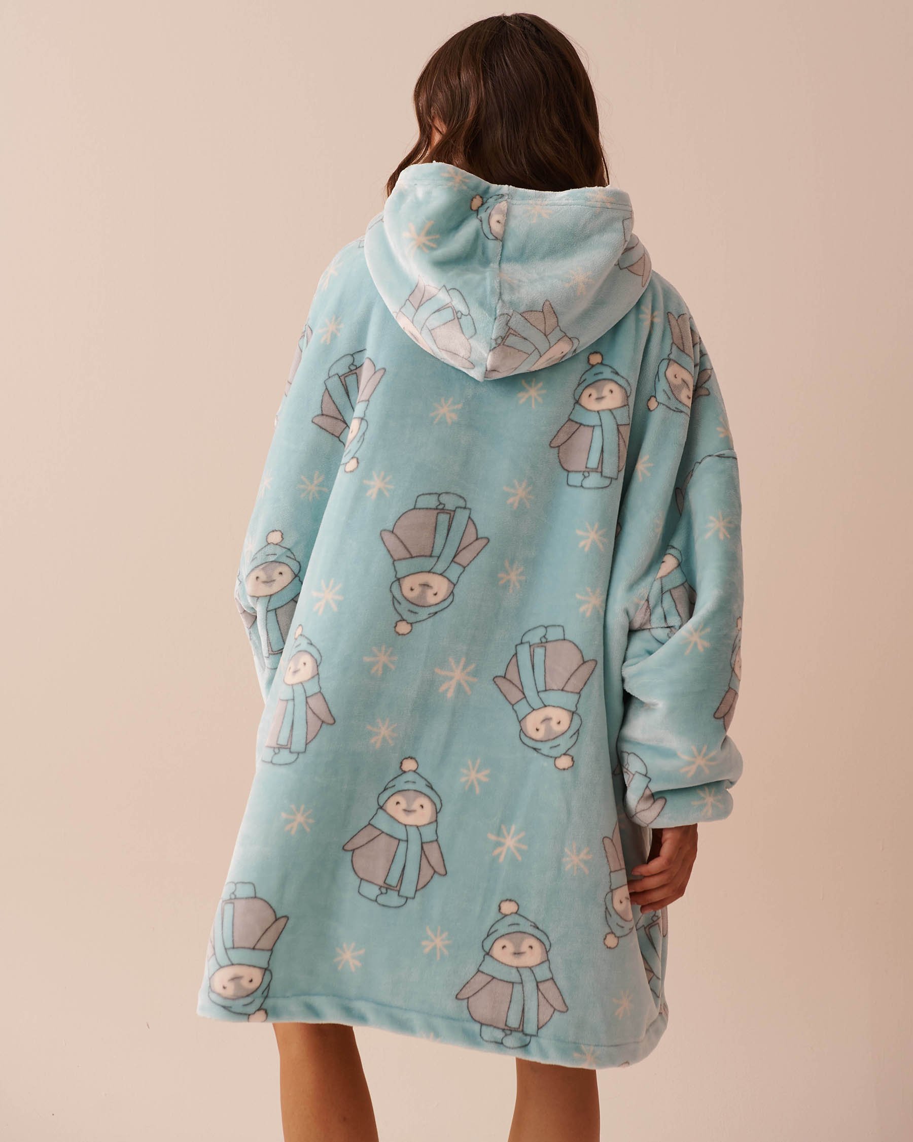 LA VIE EN ROSE Penguin Soft Plush Oversized Hoodie Penguin/Blue 40700350 - View2