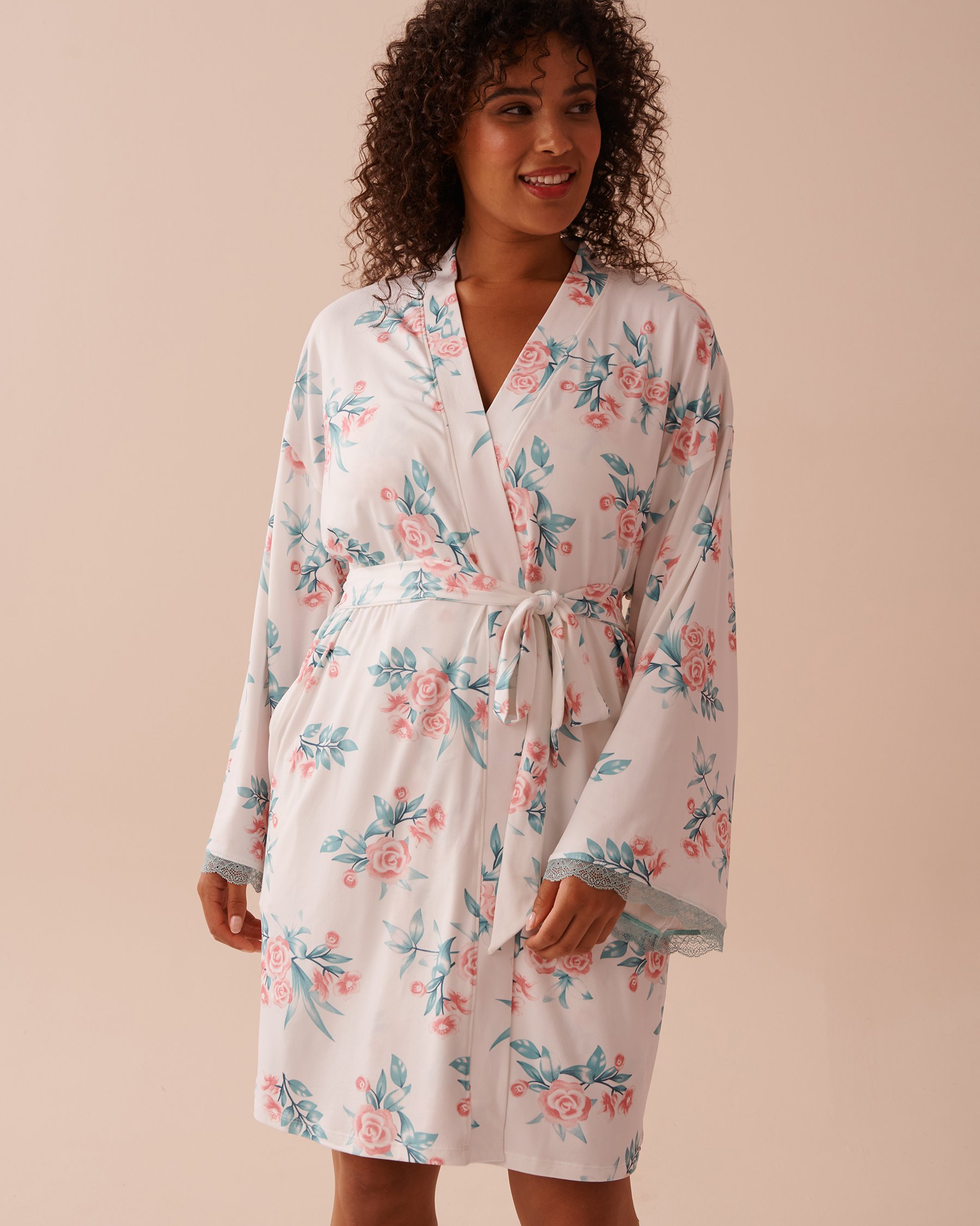 LA VIE EN ROSE Kimono ultra doux imprimé jardin de roses Jardin de roses 40600185 - View2