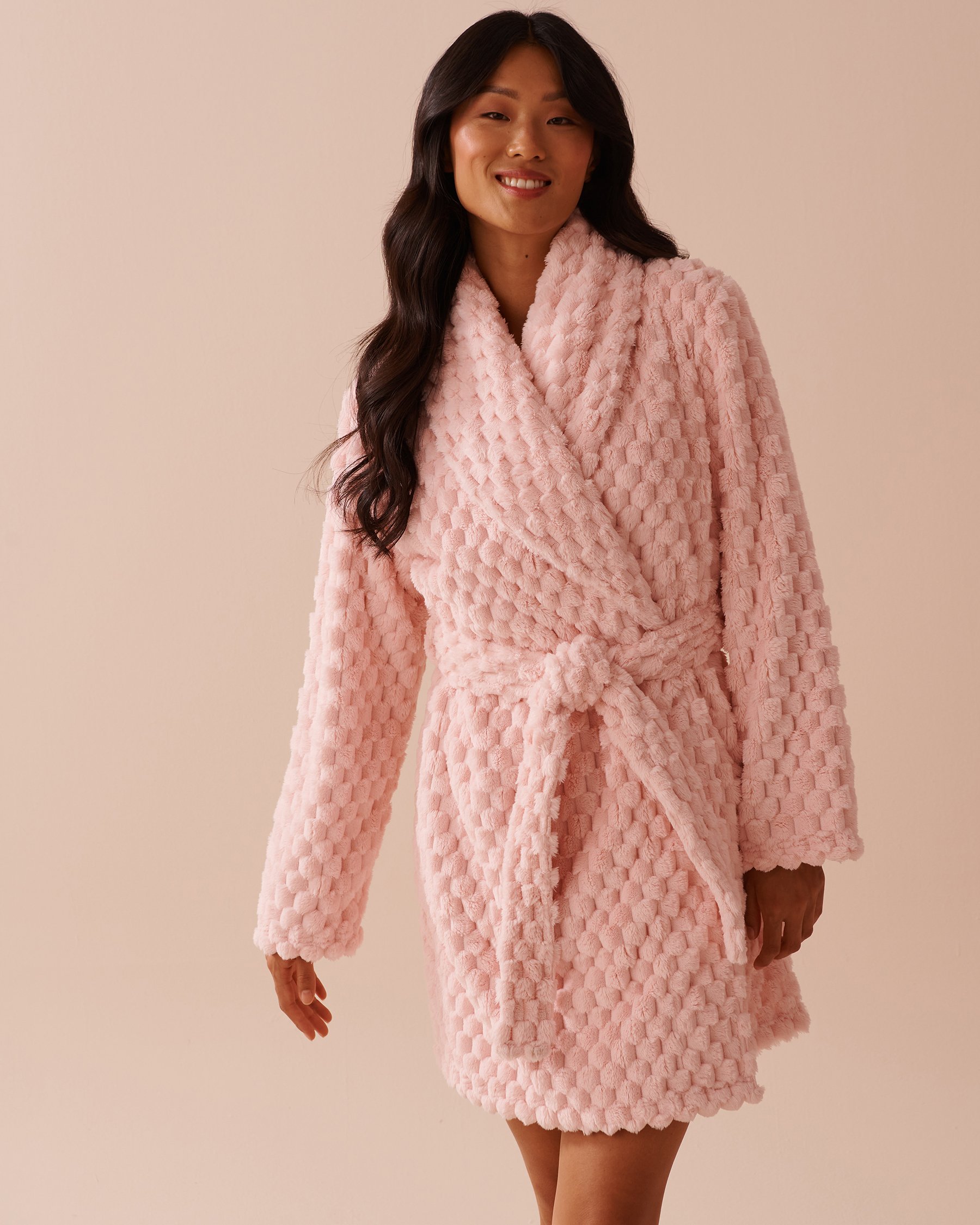 LA VIE EN ROSE Soft Plush Quilted Effect Robe Fairy Pink 40600190 - View4