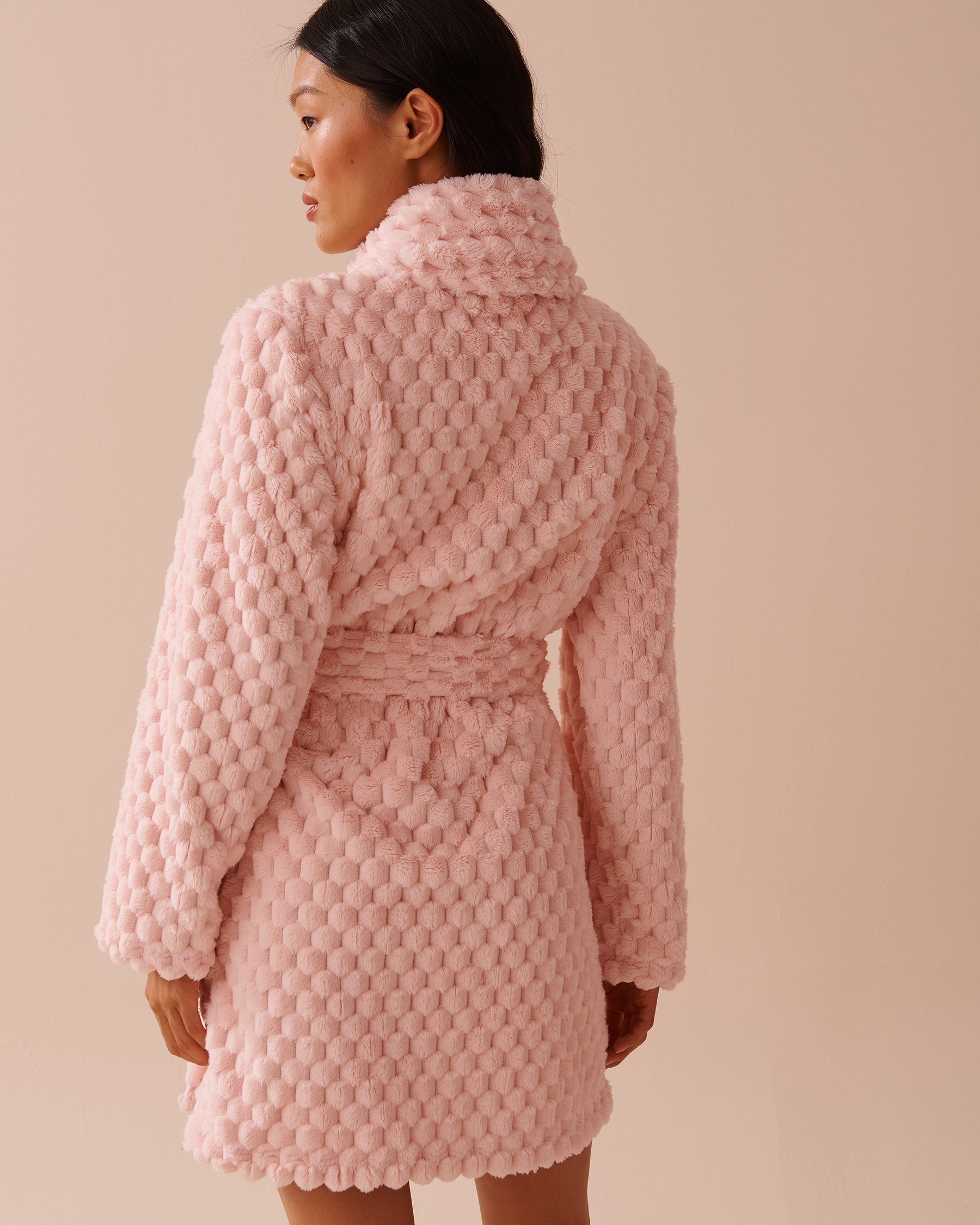 LA VIE EN ROSE Soft Plush Quilted Effect Robe Fairy Pink 40600190 - View5