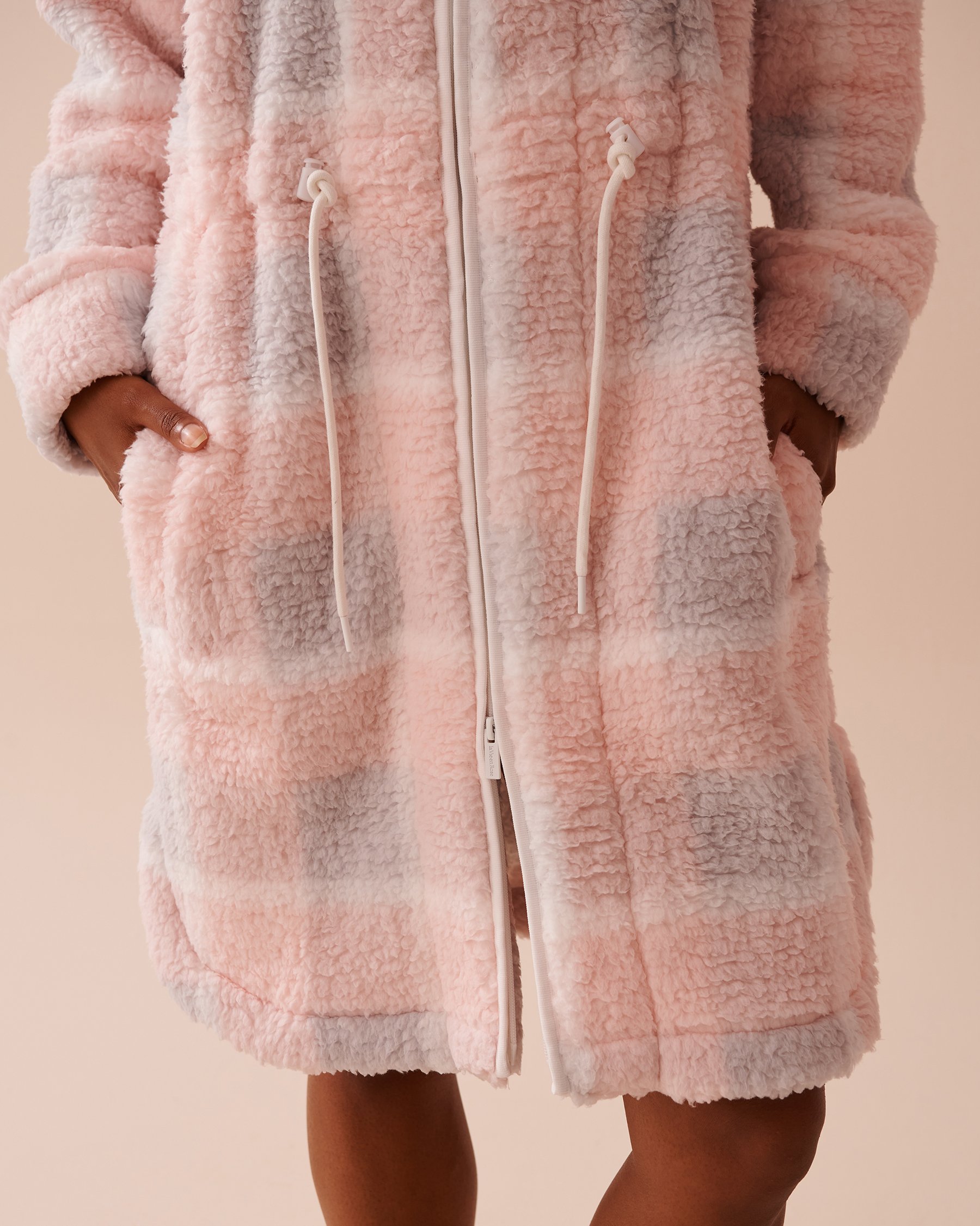 LA VIE EN ROSE Zip-up Funnel Neck Sherpa Robe Pink & Grey Plaid 40600186 - View4