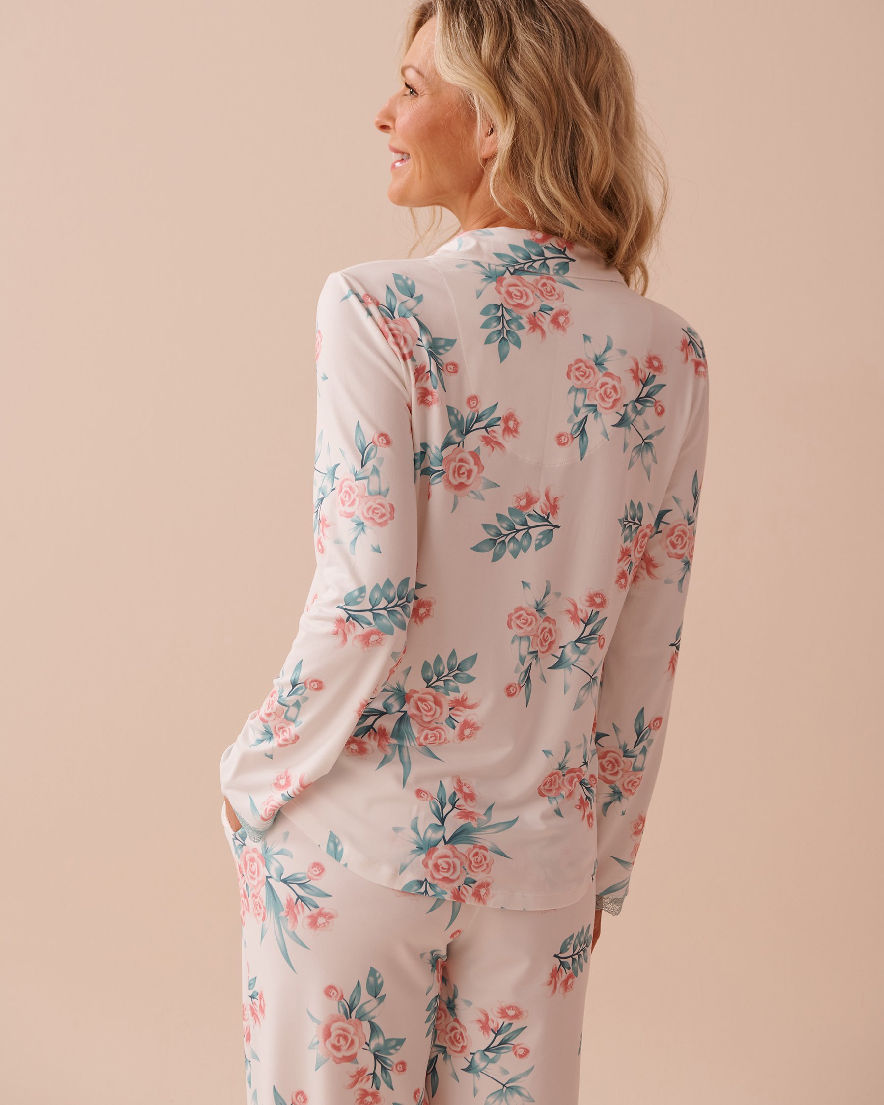 LA VIE EN ROSE Rose Garden Print Soft Button-down Shirt Rose Garden 40100633 - View2