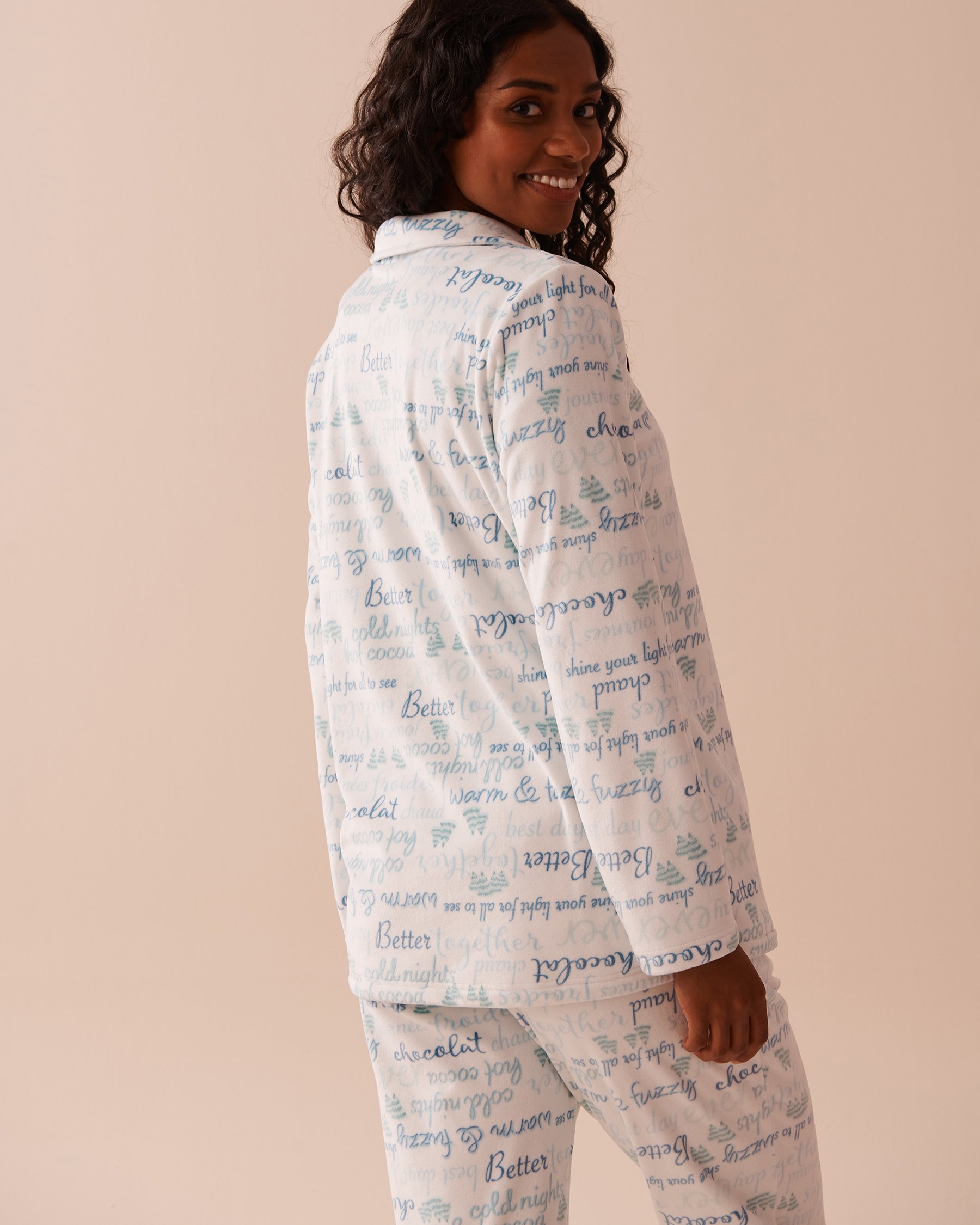 LA VIE EN ROSE Winter Print Soft Velour Button-down Shirt Snow White 40100636 - View2