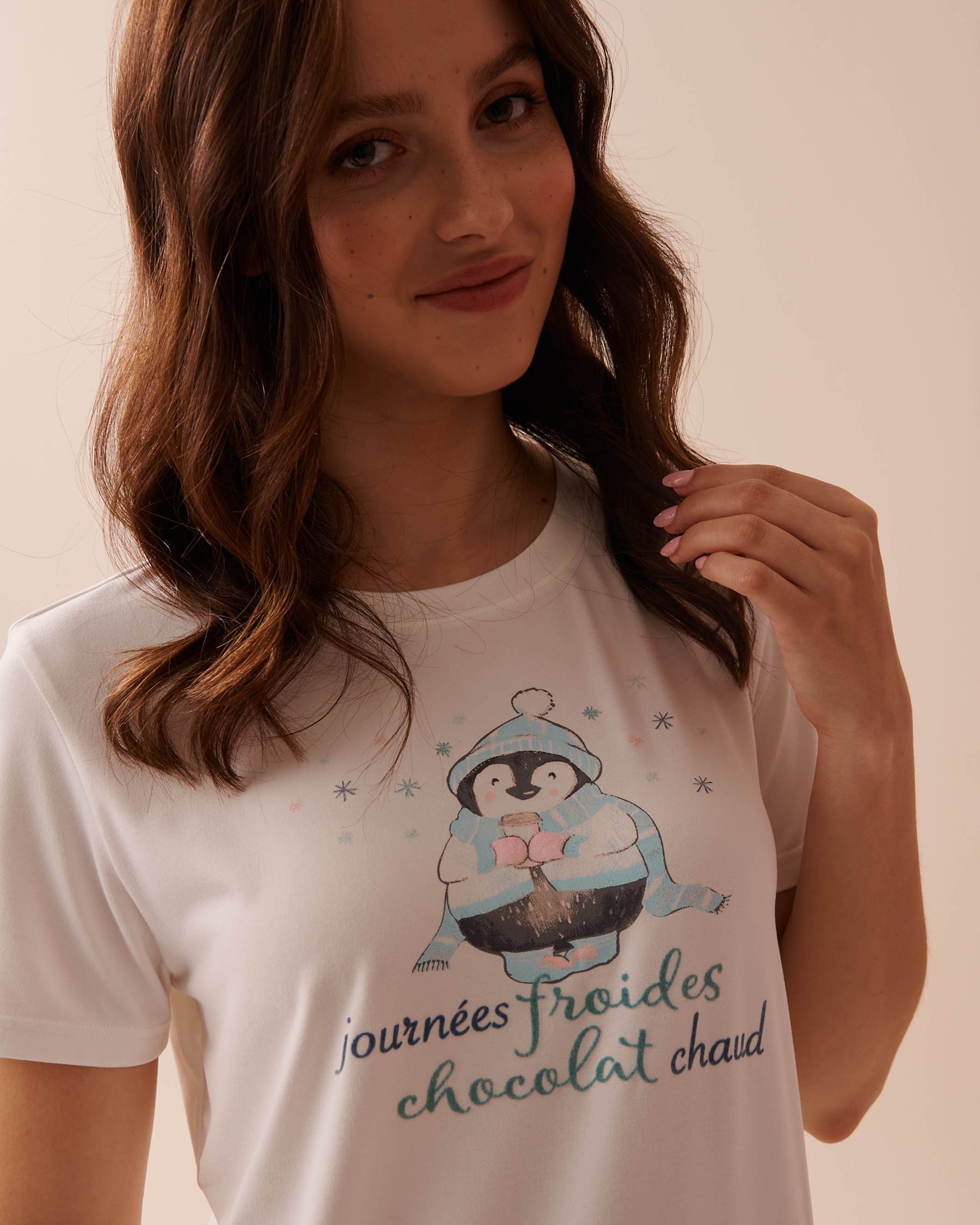 LA VIE EN ROSE Penguin Print Super Soft Crew Neck T-shirt Snow White 40100651 - View4