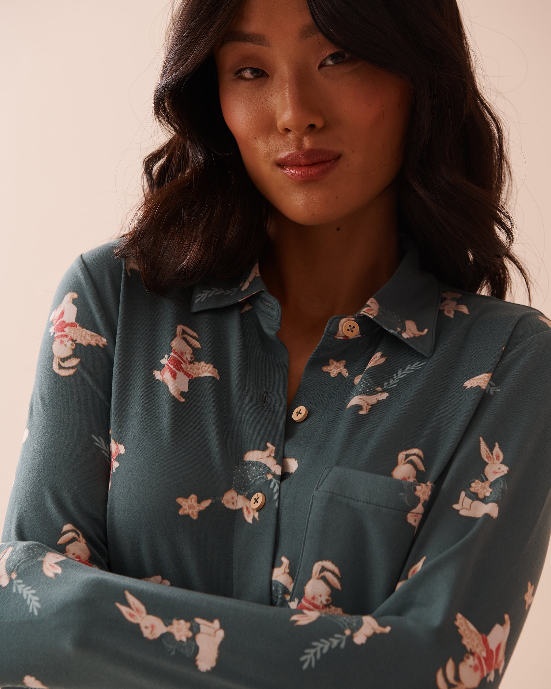 LA VIE EN ROSE Rabbit Print Super Soft Button-down Shirt Rabbit/Forest Green 40100660 - View3