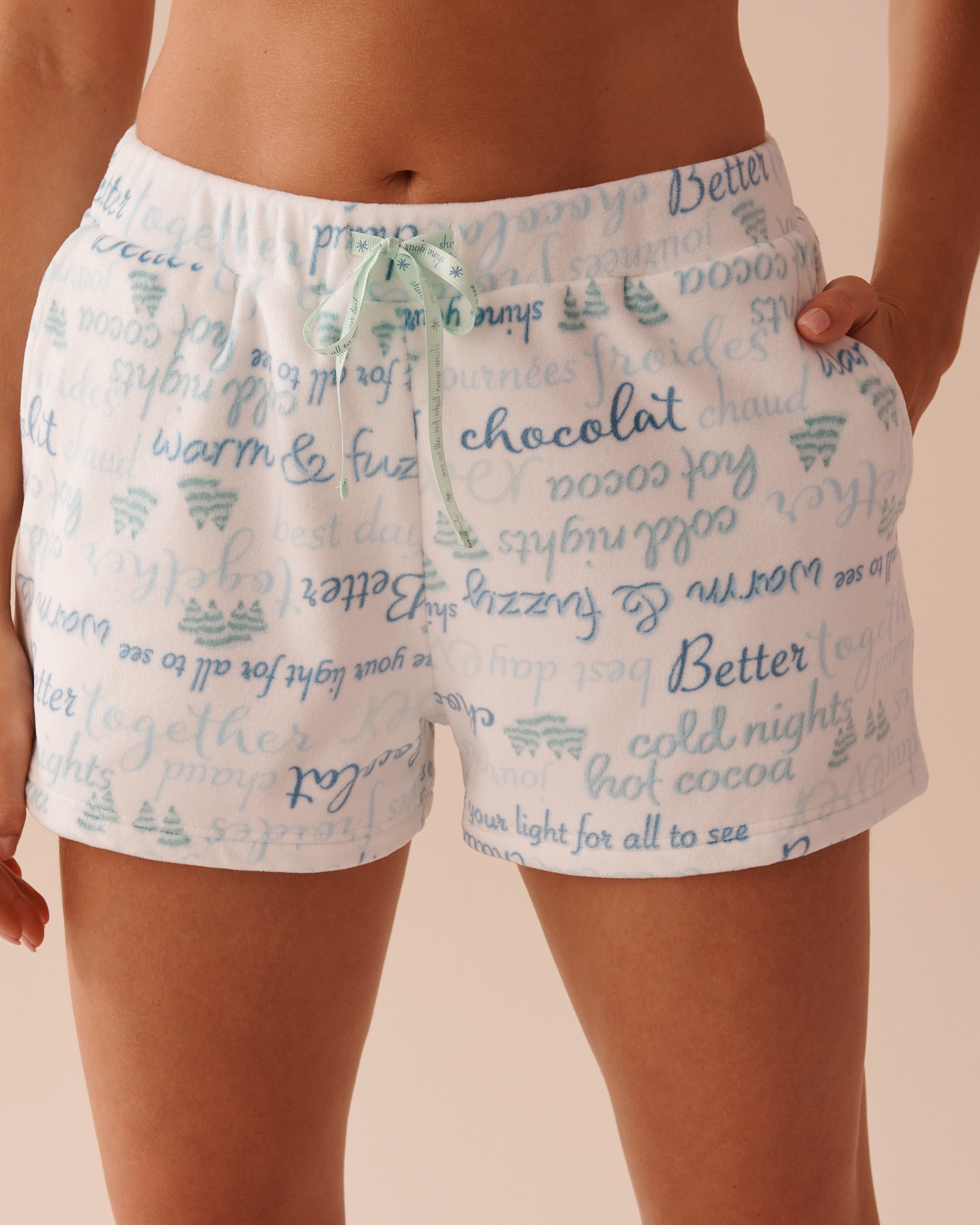 LA VIE EN ROSE Short de pyjama en velours doux imprimé hivernal Blanc neige 40200626 - Voir1