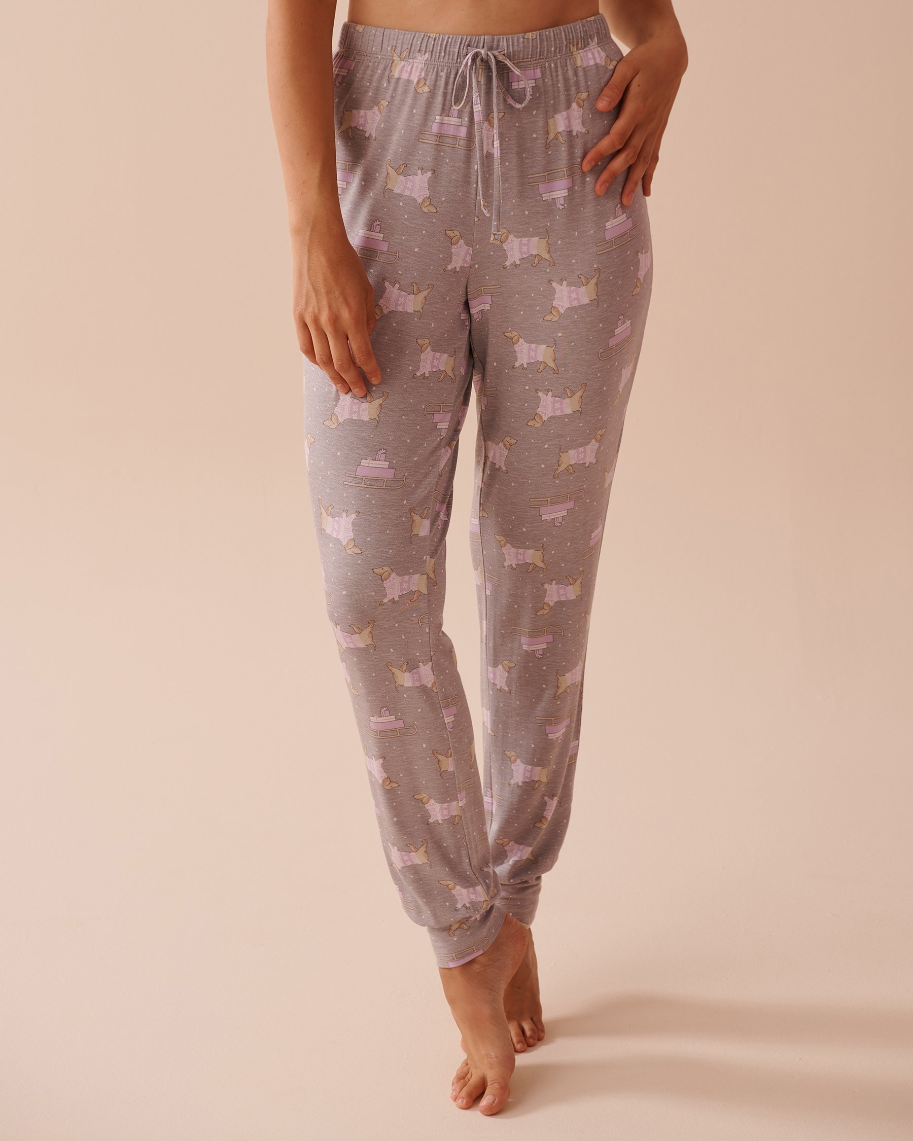 LA VIE EN ROSE Ensemble pyjama manches longues imprimé teckel Teckel/Lilas et gris 40400071 - Voir5