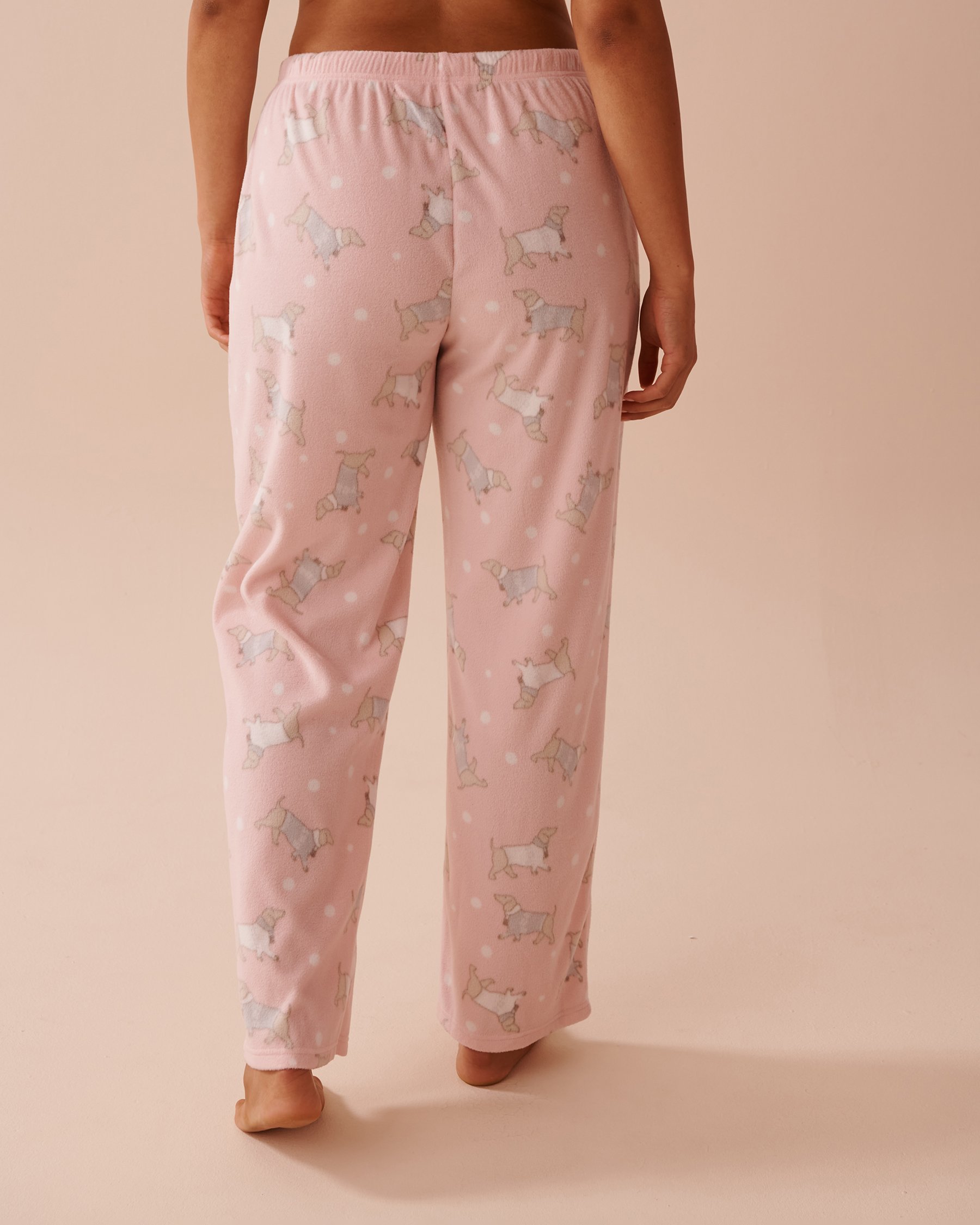 LA VIE EN ROSE Ensemble pyjama en micropolaire imprimé teckel Teckel/Rose fée 40400074 - Voir6