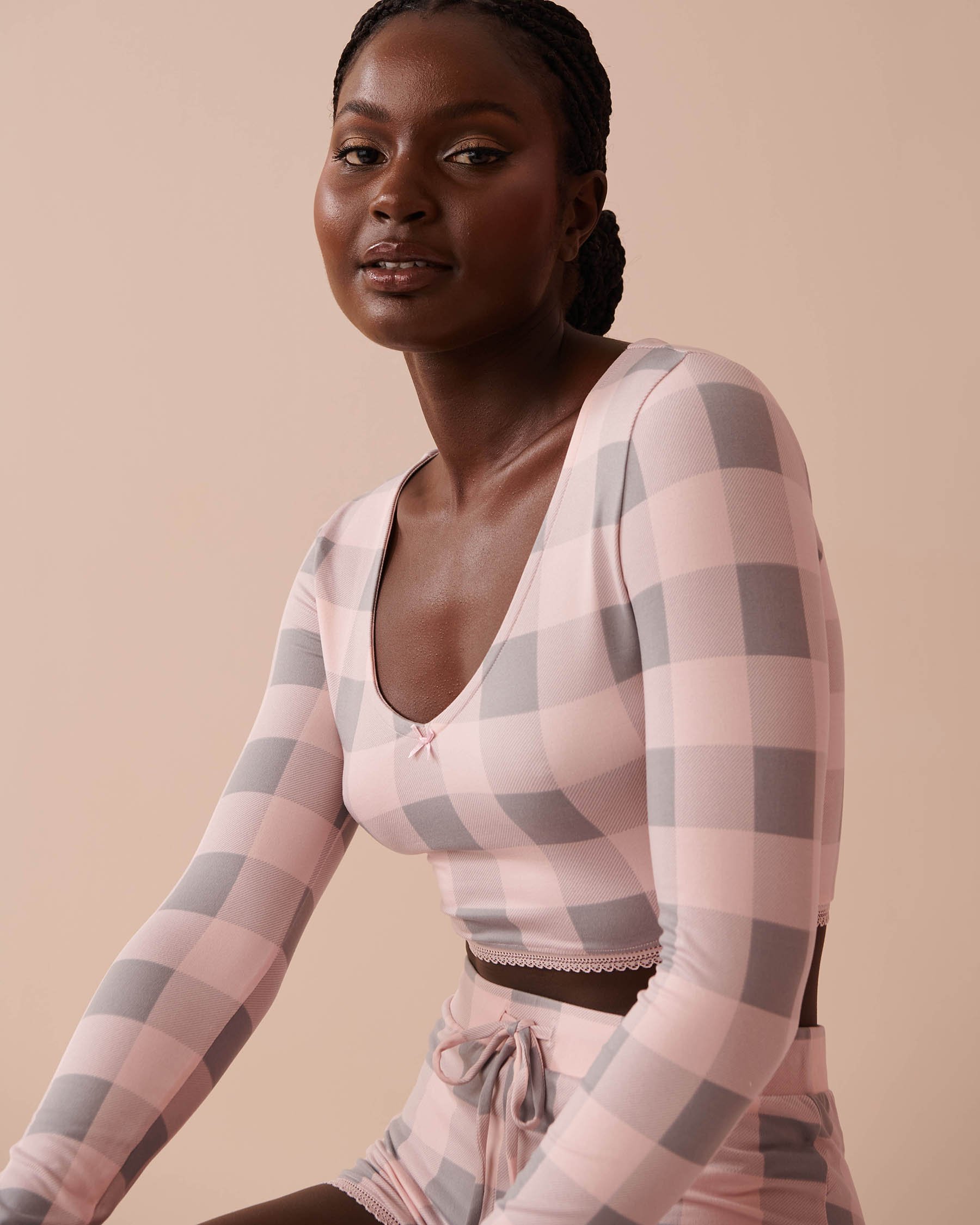 LA VIE EN ROSE Chandail court manches longues ultra doux à carreaux roses Carreaux rose fée 40100644 - View3