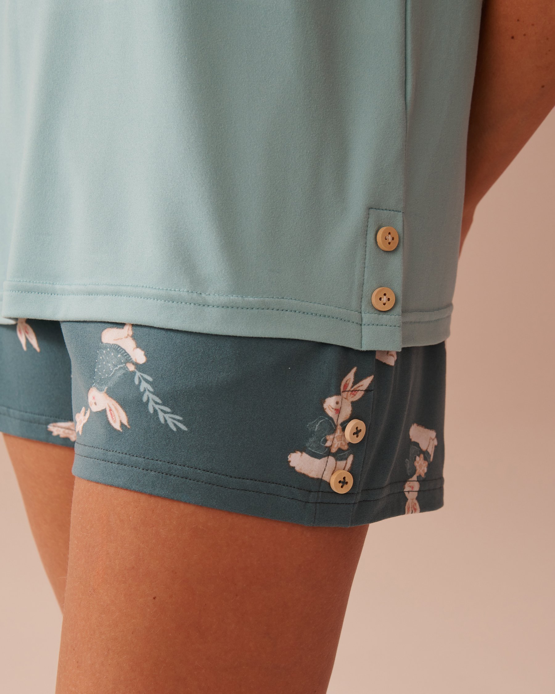 LA VIE EN ROSE Rabbit Print Super Soft V-neck T-shirt Soothing Blue 40100658 - View4