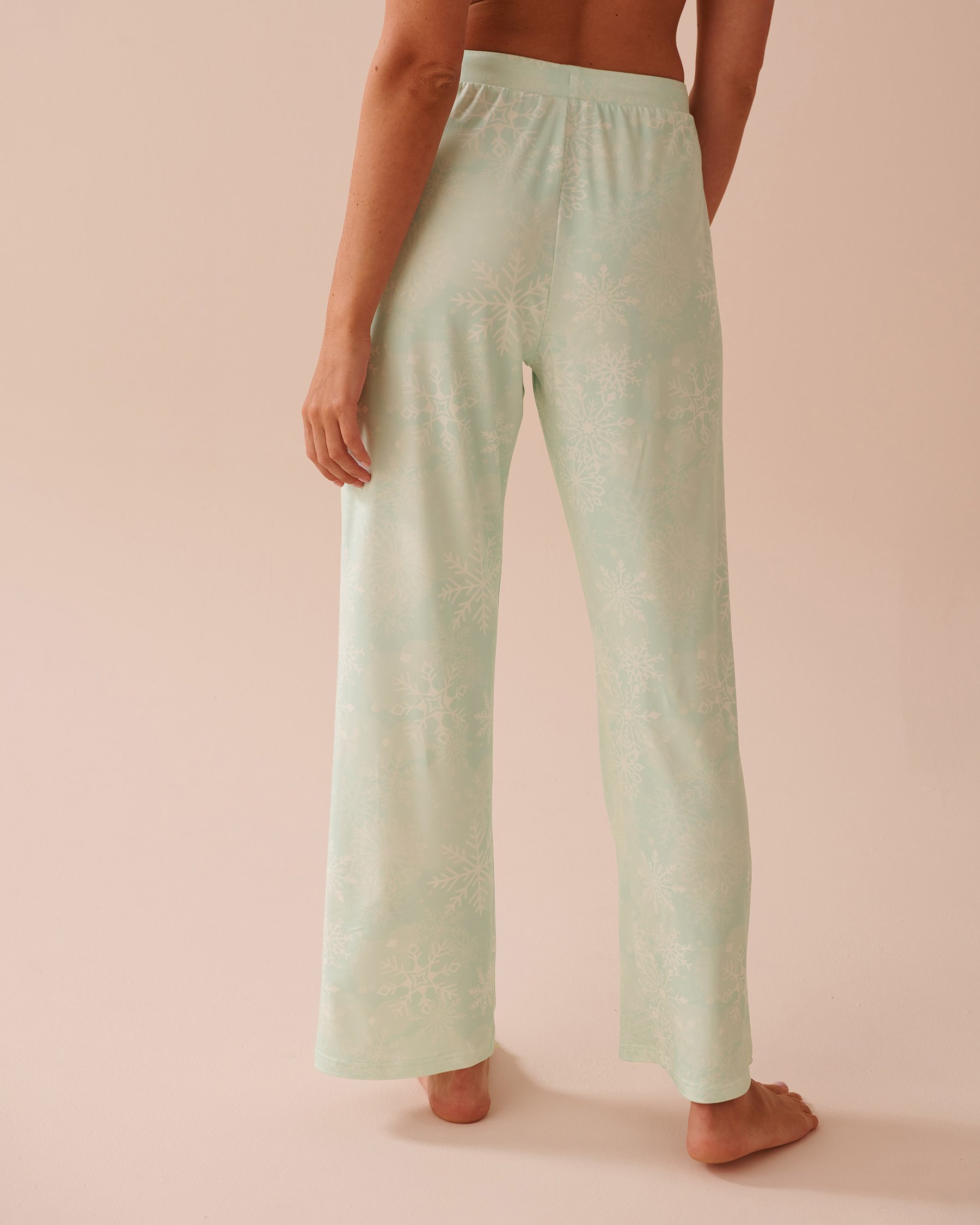 LA VIE EN ROSE Snowflake Print Super Soft Pajama Pants Mint Green/Snowflakes 40200622 - View2