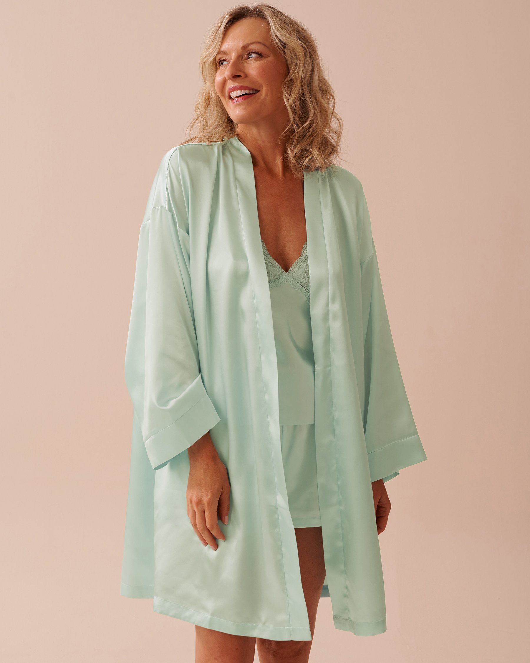 LA VIE EN ROSE Kimono en satin brillant Bleu menthe 60600084 - View1