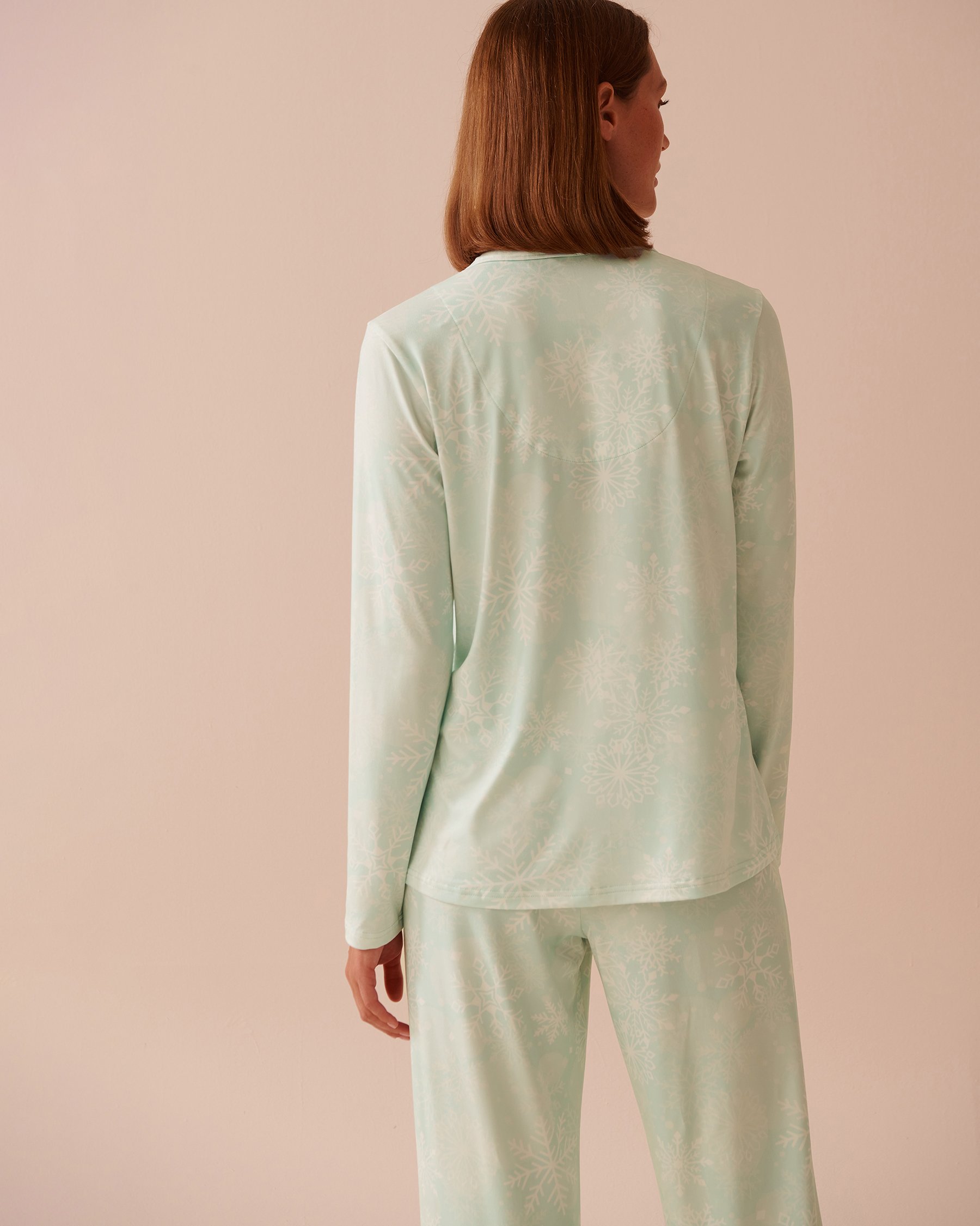 LA VIE EN ROSE Snowflake Print Super Soft Button-down Shirt Mint Green/Snowflakes 40100631 - View2