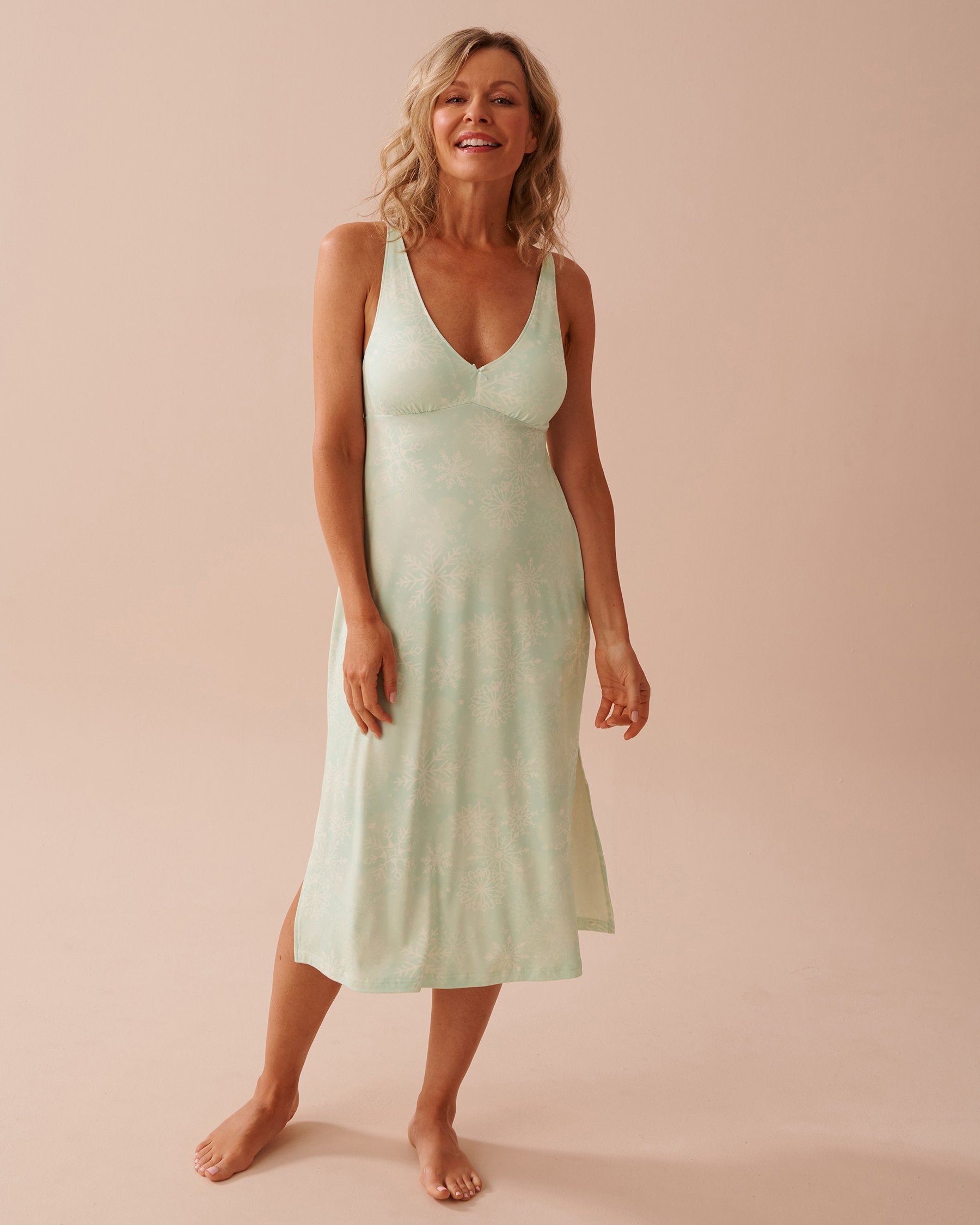 LA VIE EN ROSE Nuisette longue ultra douce à imprimé flocon Vert menthe/Flocons 40500384 - View1