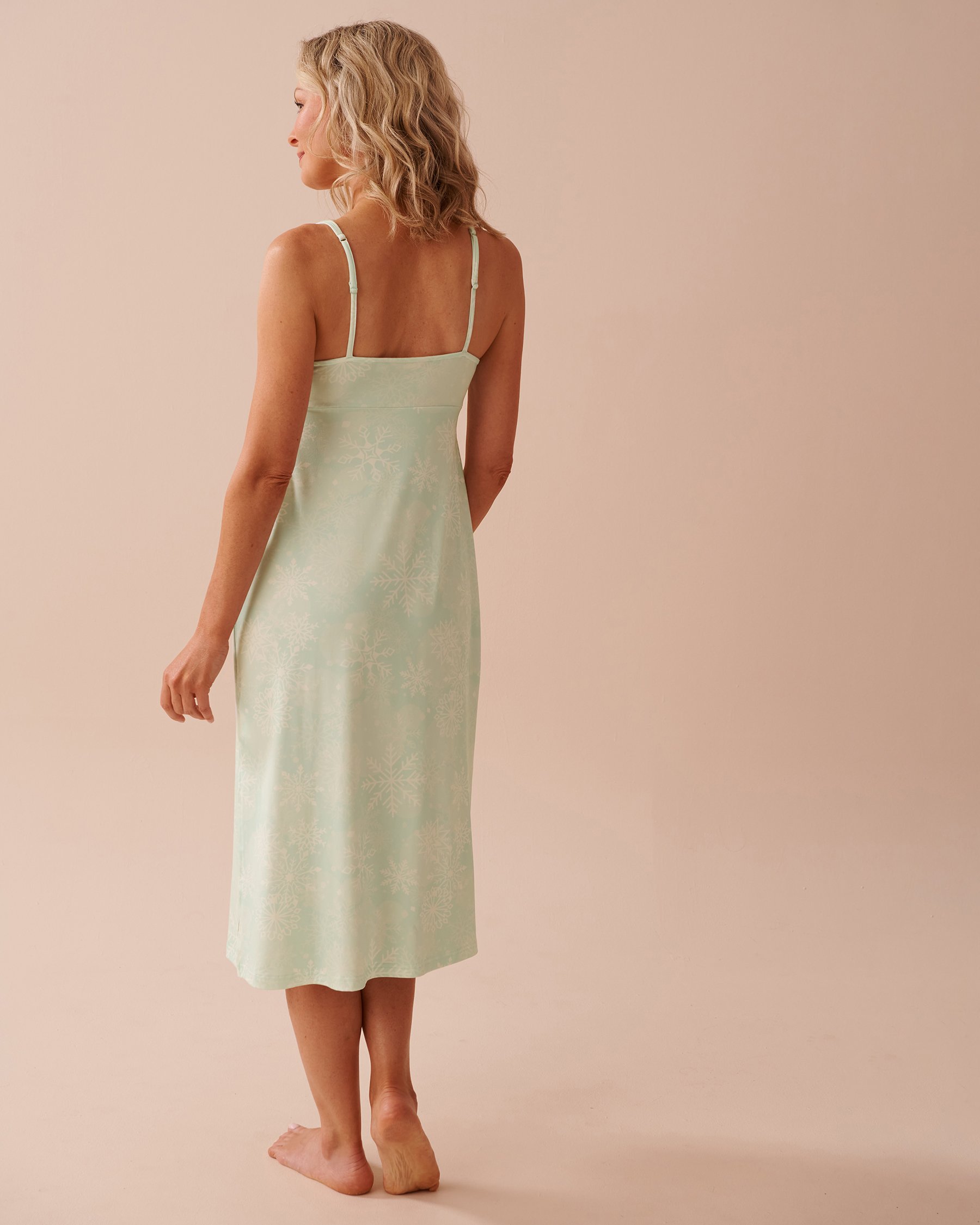 LA VIE EN ROSE Nuisette longue ultra douce à imprimé flocon Vert menthe/Flocons 40500384 - View3