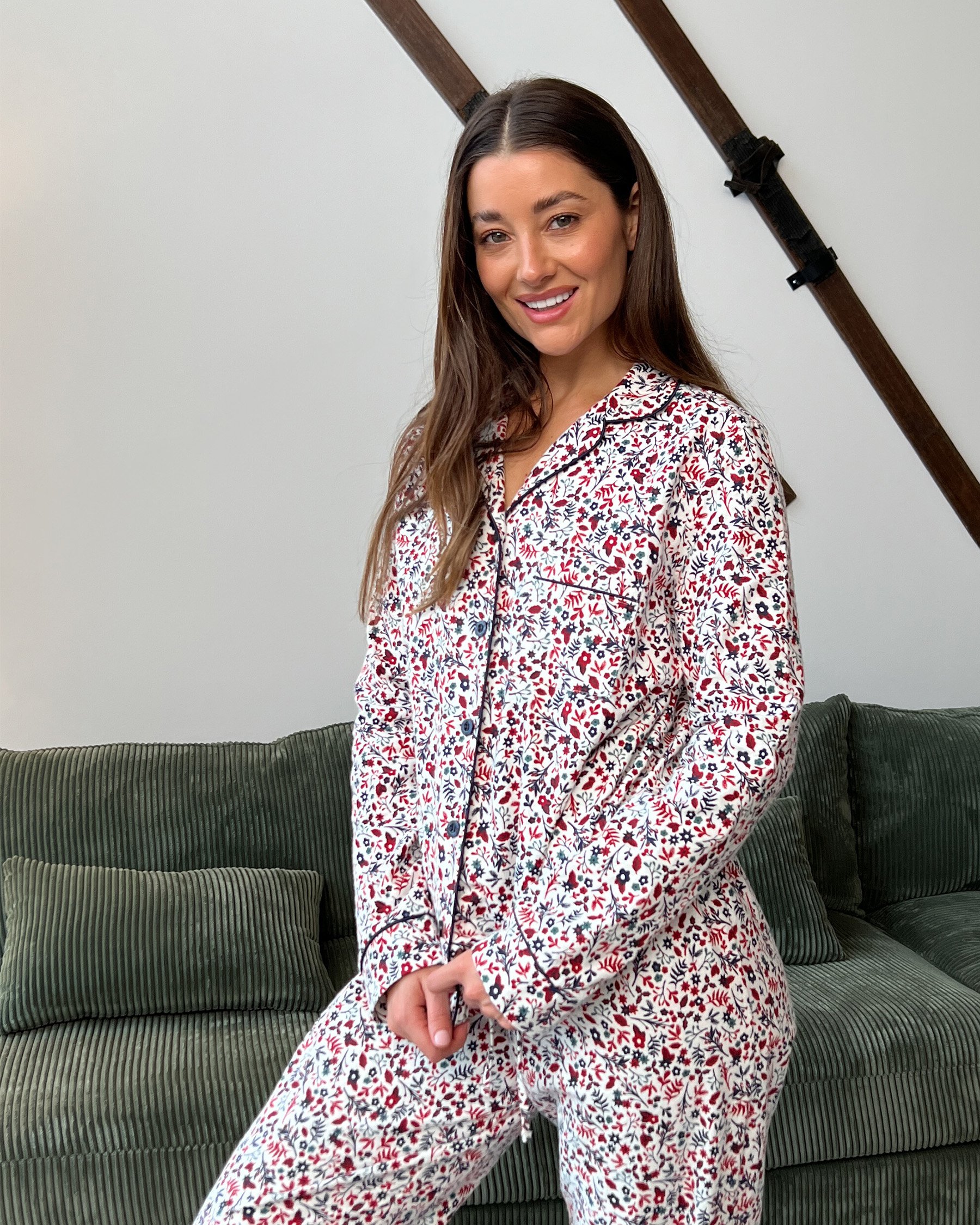 LA VIE EN ROSE Winter Flowers Print Flannel PJ Set Red & Blue Winter Flowers 40400073 - View7