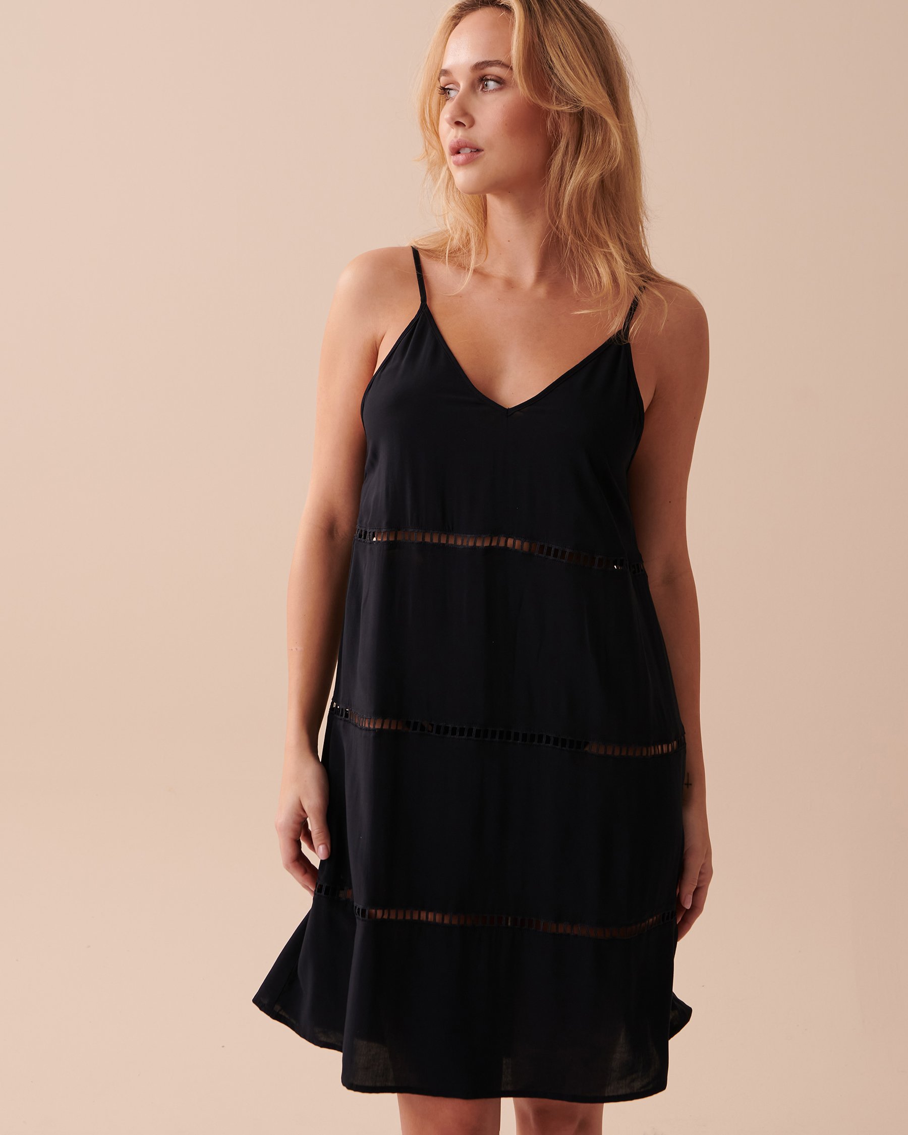 LA VIE EN ROSE AQUA Robe courte étagée Noir 80300080 - Voir1