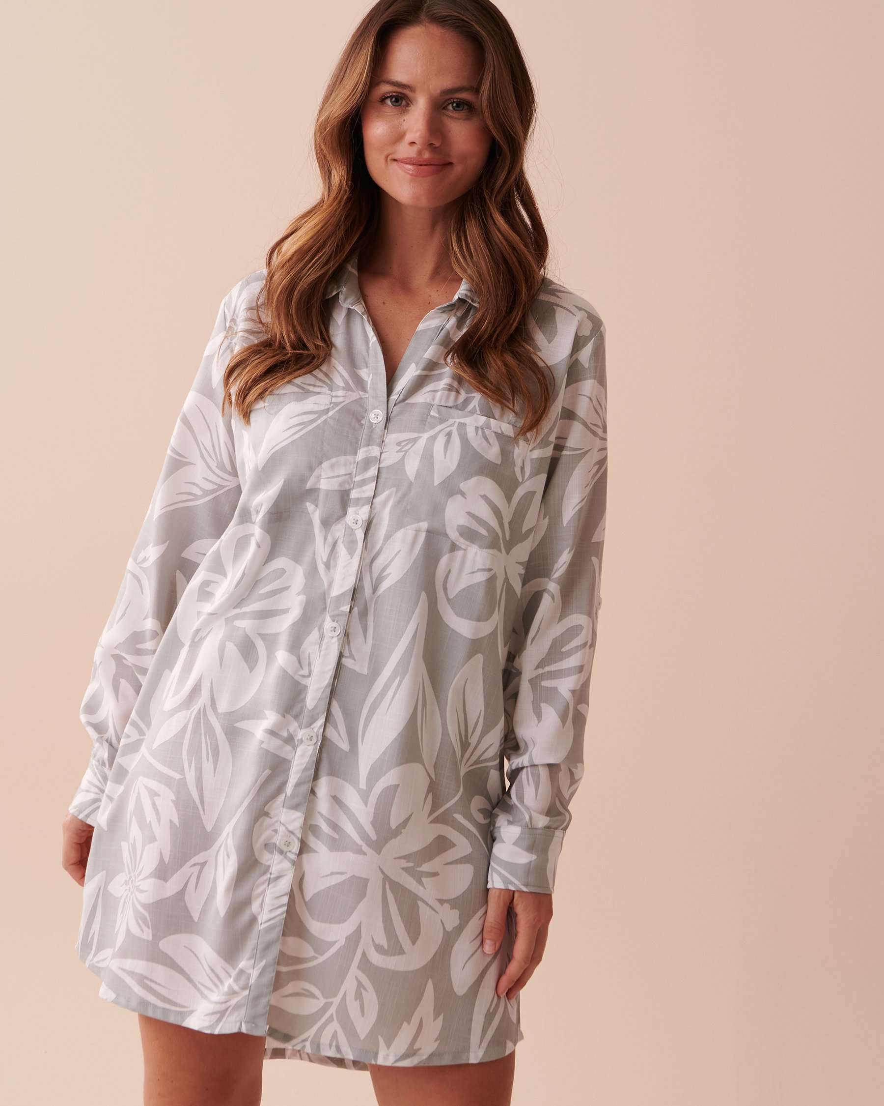 LA VIE EN ROSE AQUA Floral Long Button-down Shirt Light Green Hibiscus 80100017 - View1