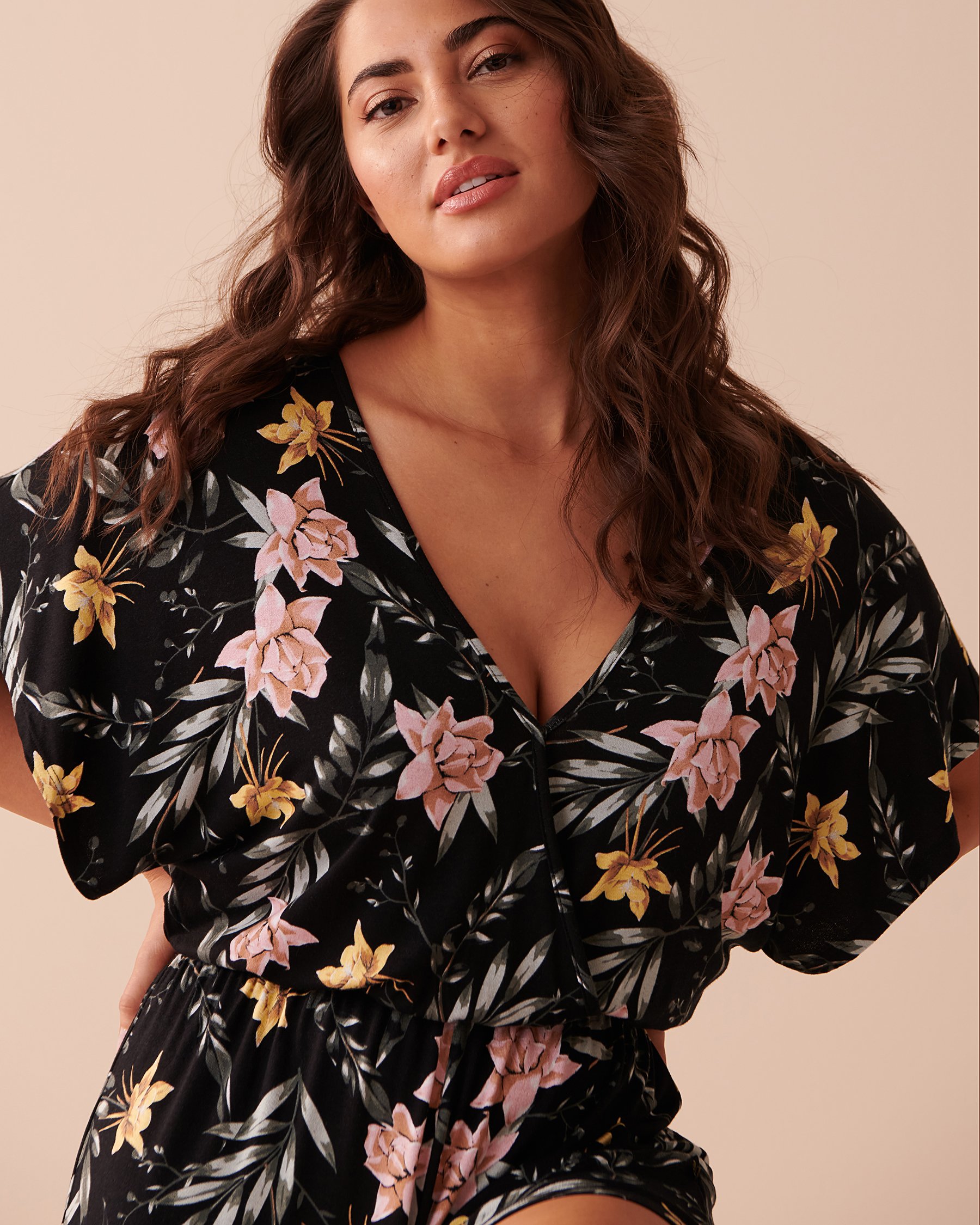 LA VIE EN ROSE AQUA Tropical Print Short Sleeve Romper Black Tropical Blooms 80300083 - View3