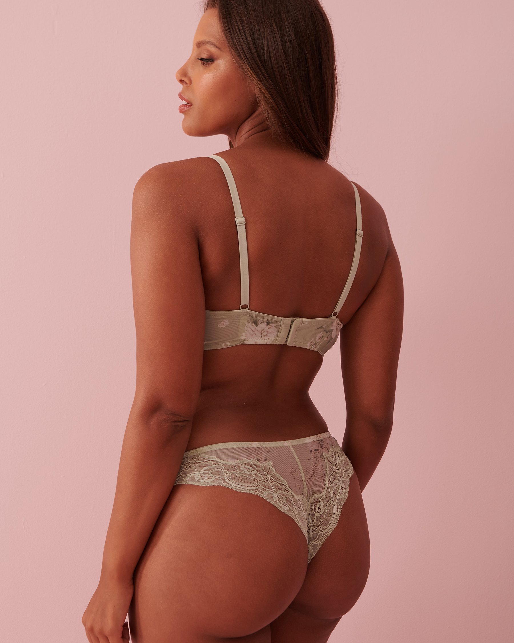 LA VIE EN ROSE Unlined Lace and Mesh Bra White Bouquet 10100129 - View2