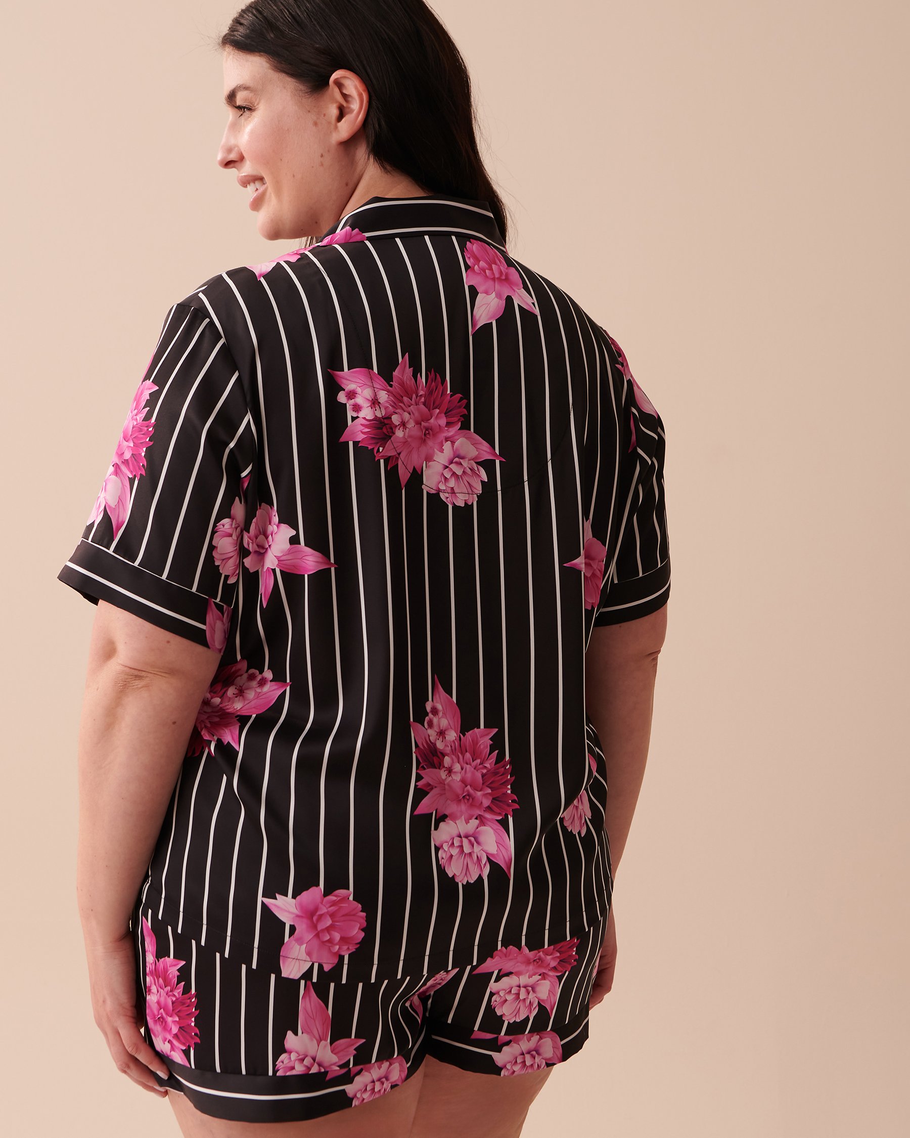LA VIE EN ROSE Satin Short Sleeve Button-down Shirt Bold Stripes 60100086 - View2