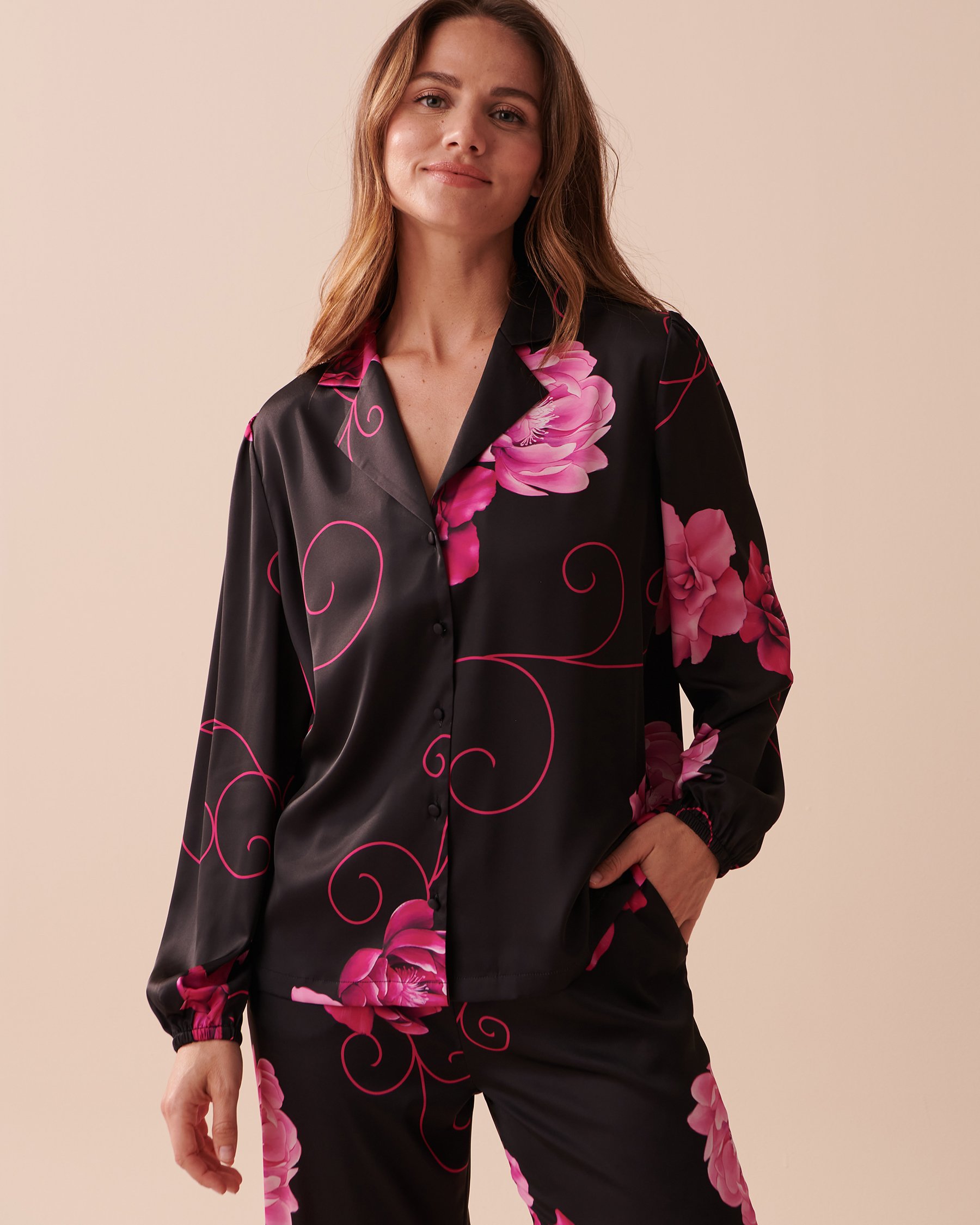 LA VIE EN ROSE Chemisier manches longues en satin Pivoines audacieuses 60100087 - Voir1