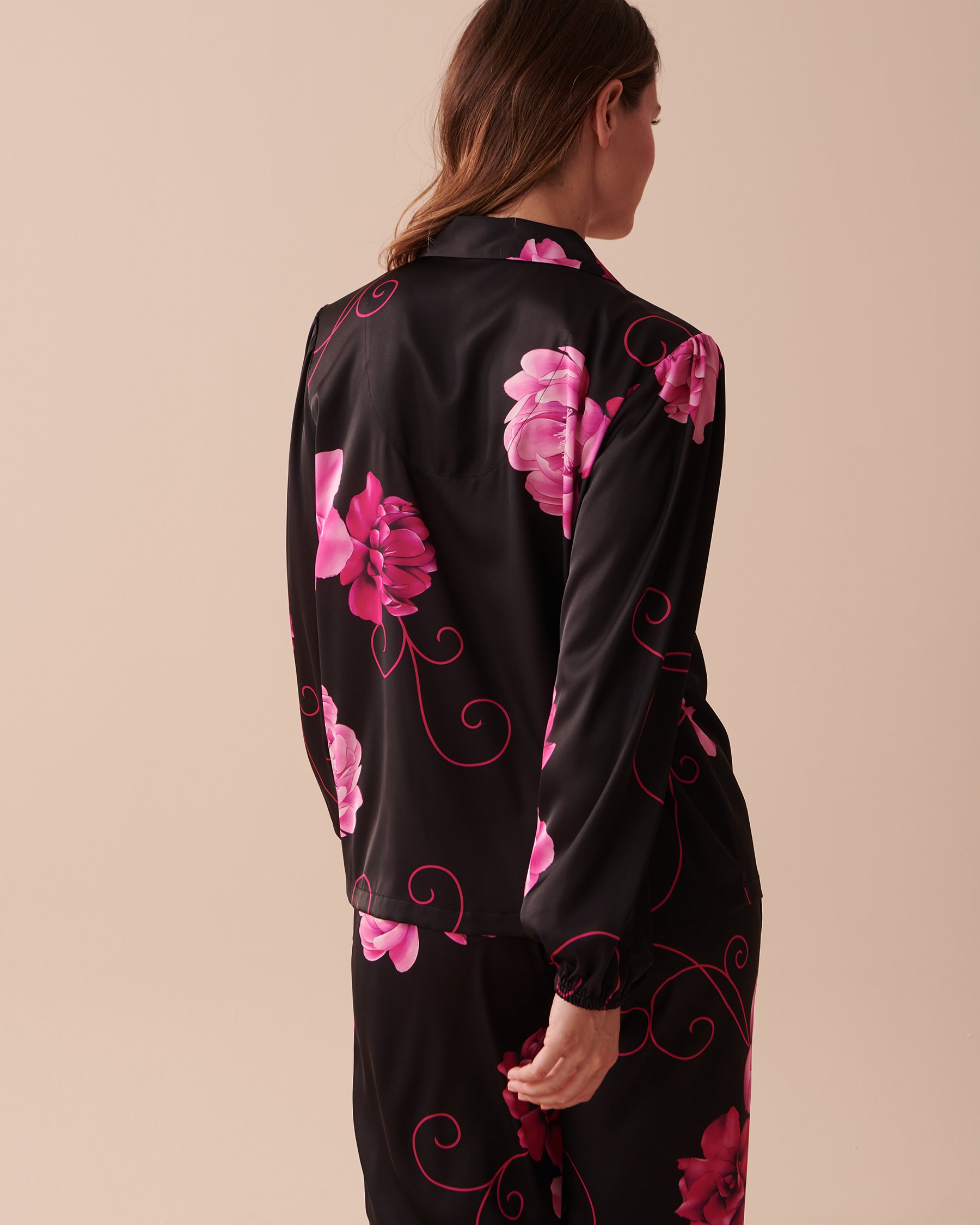 LA VIE EN ROSE Chemisier manches longues en satin Pivoines audacieuses 60100087 - Voir2