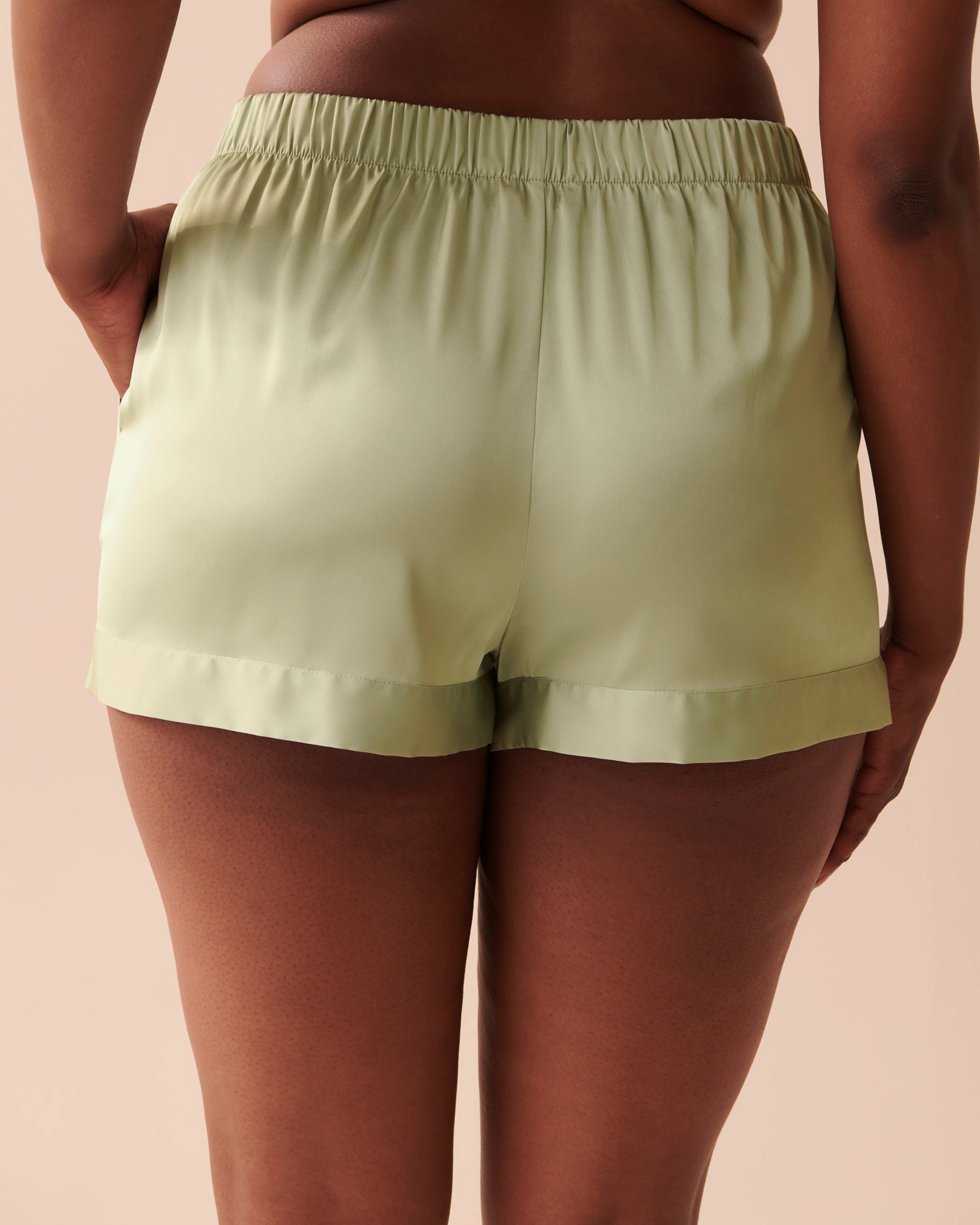 LA VIE EN ROSE Satin Shorts Soothing Sage 60200086 - View4