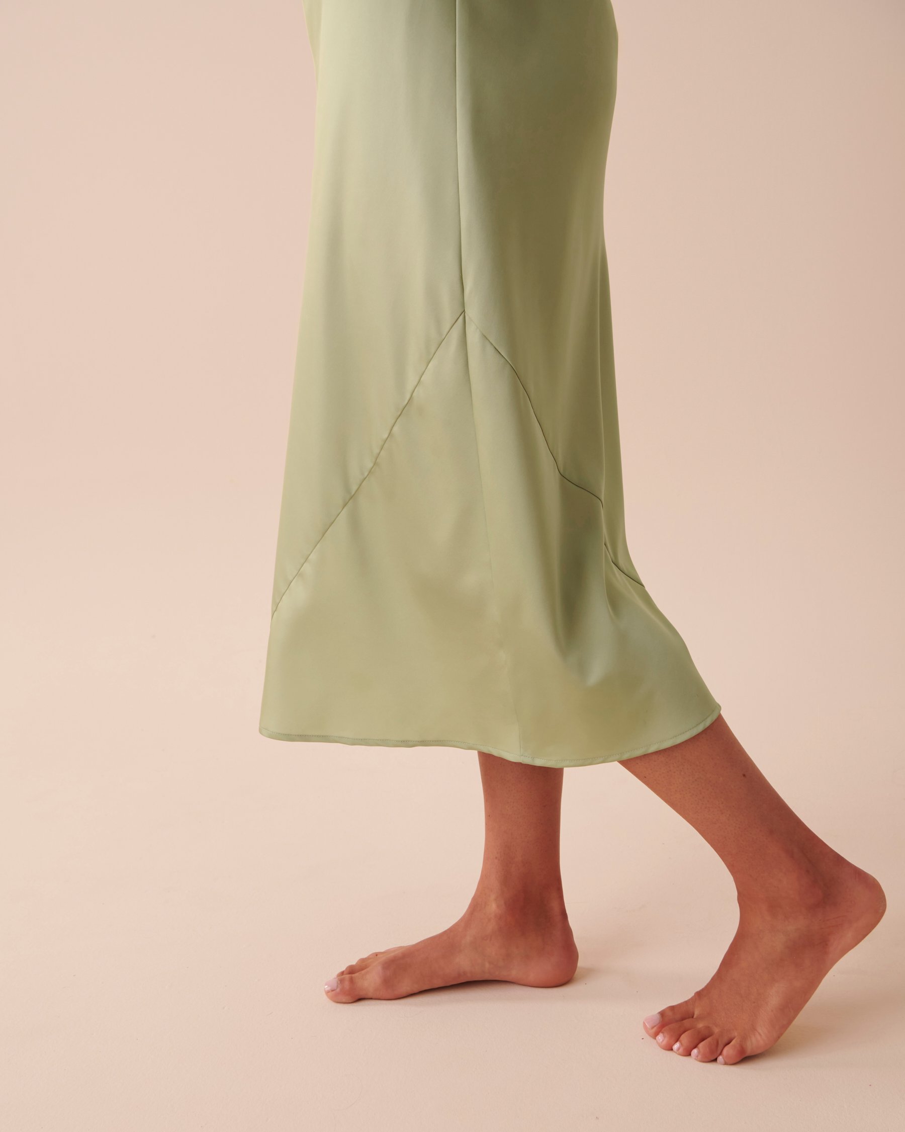 LA VIE EN ROSE Long Satin Nightie Soothing Sage 60500130 - View4