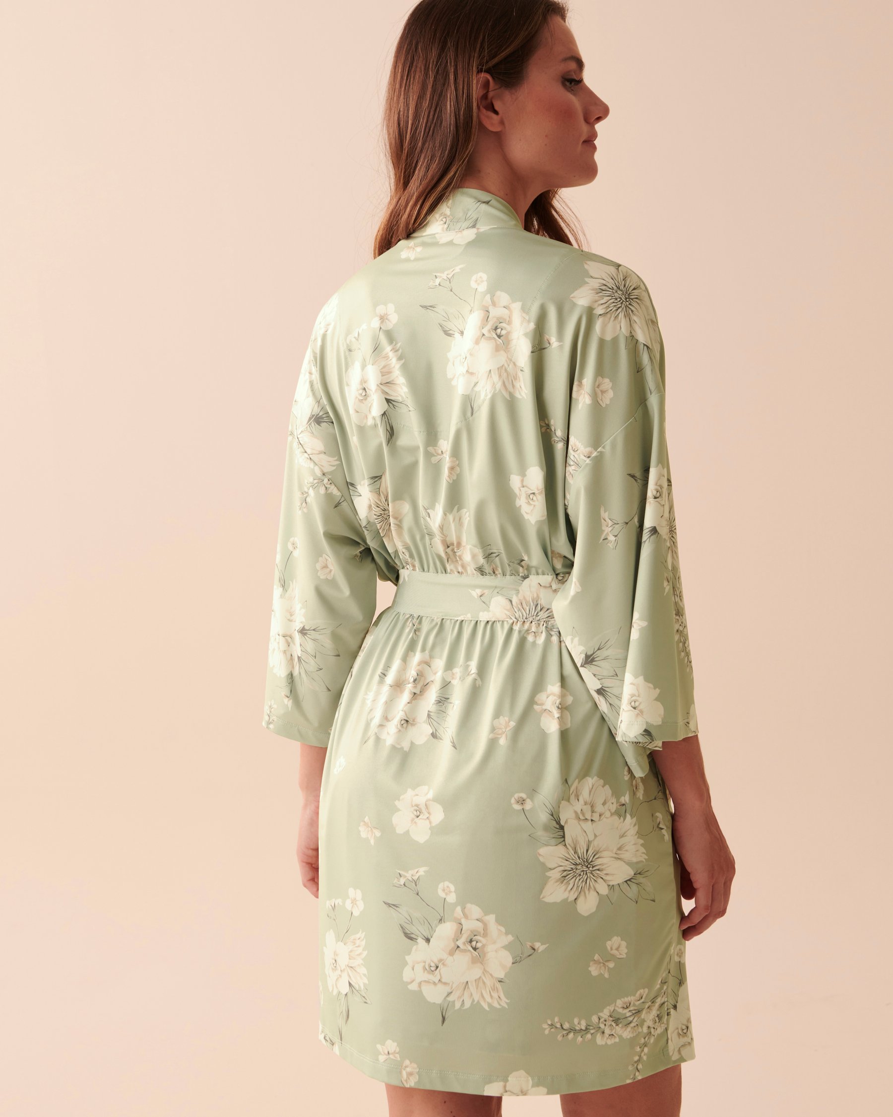 LA VIE EN ROSE Recycled Fibers Floral Kimono White Bouquet 60600064 - View3