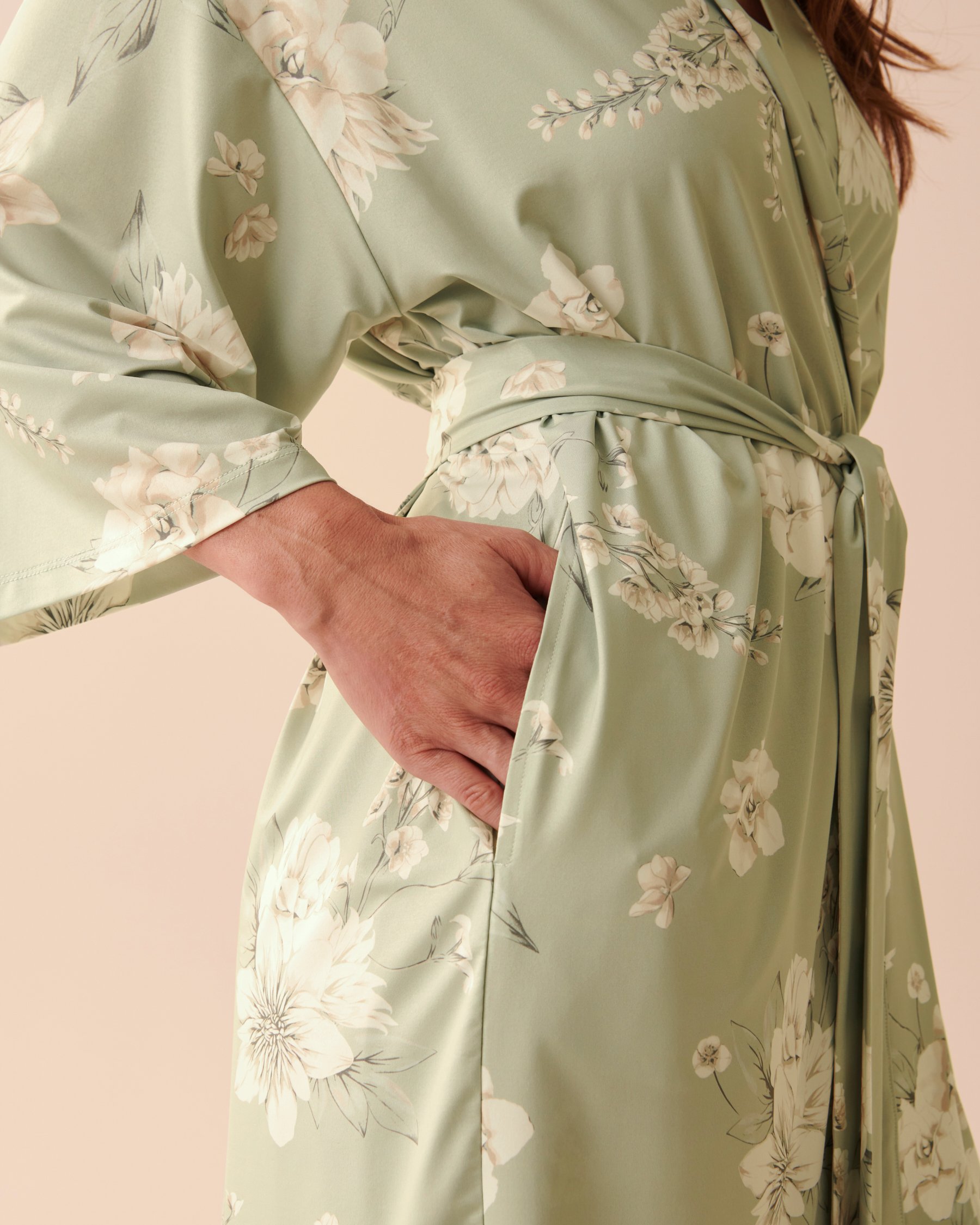 LA VIE EN ROSE Recycled Fibers Floral Kimono White Bouquet 60600064 - View4