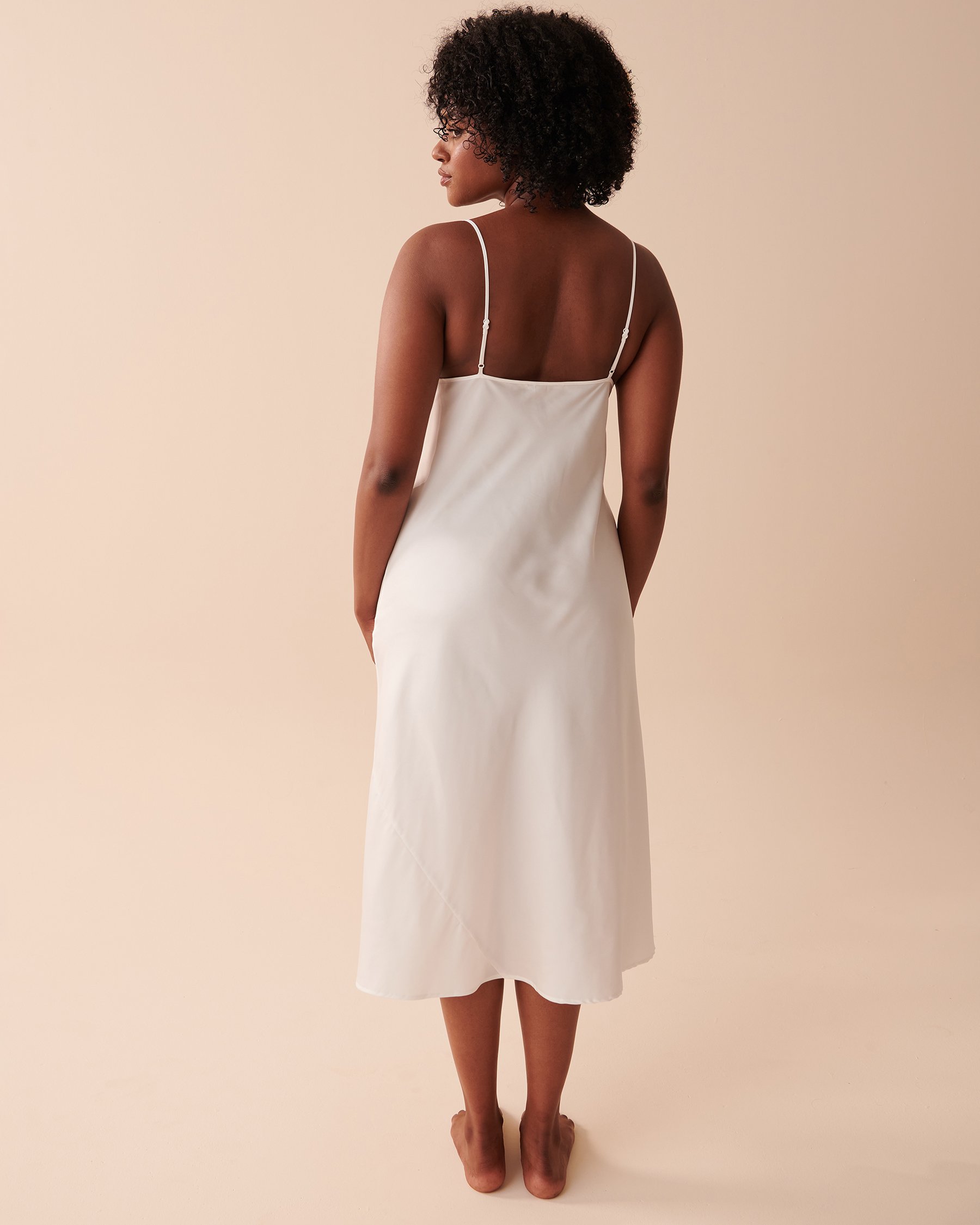 LA VIE EN ROSE Long Satin Nightie Pearly White 60500130 - View2