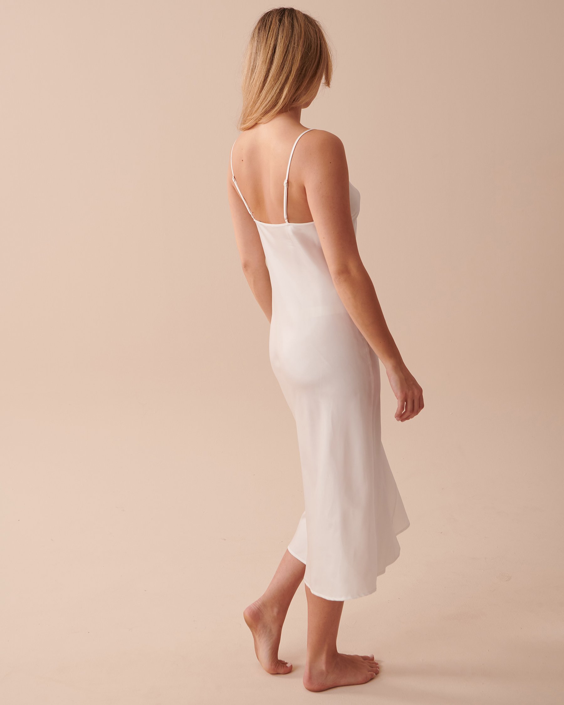 LA VIE EN ROSE Long Satin Nightie Pearly White 60500130 - View5