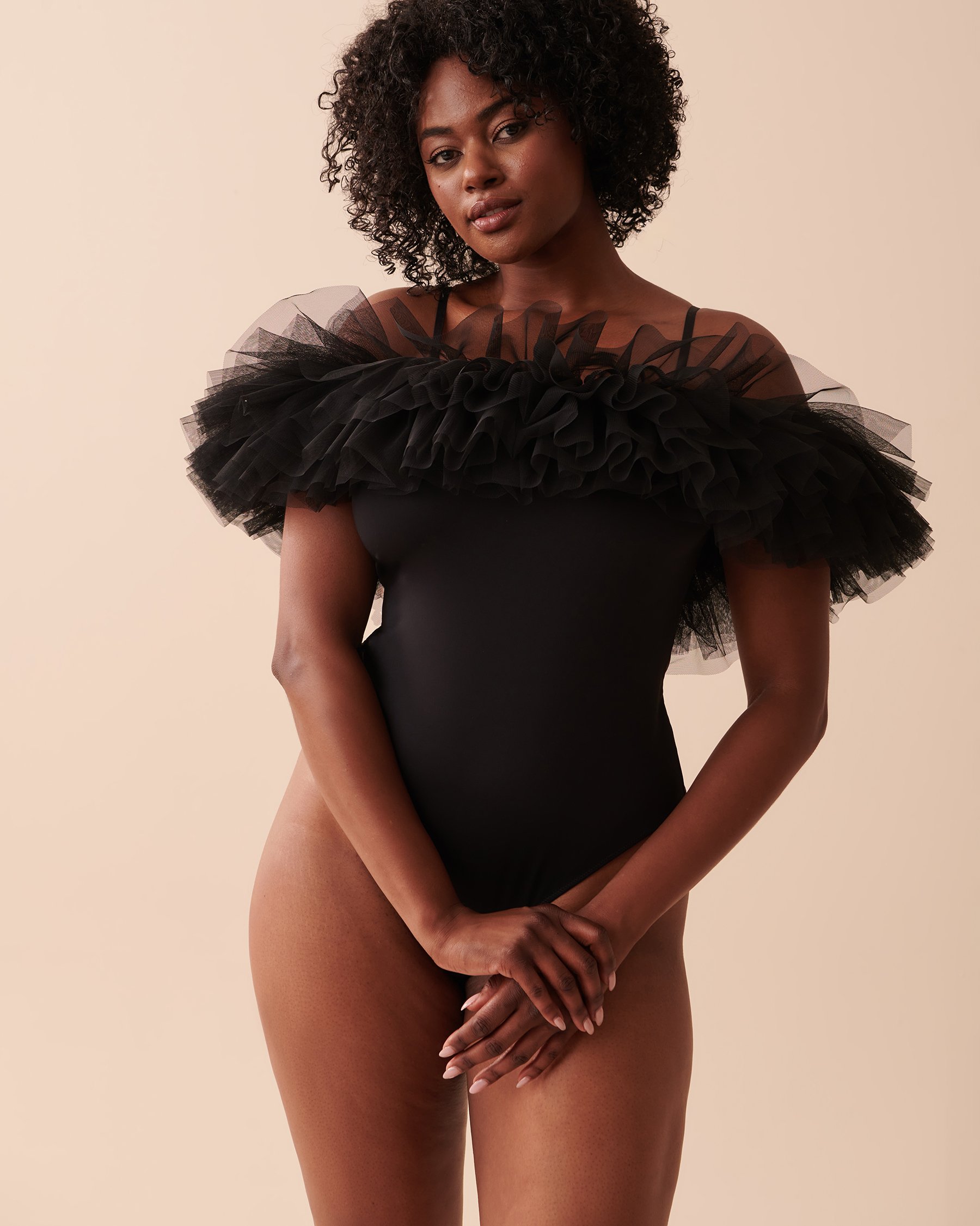 LA VIE EN ROSE Combiné à volants épaules dénudées Noir 60300074 - Voir1