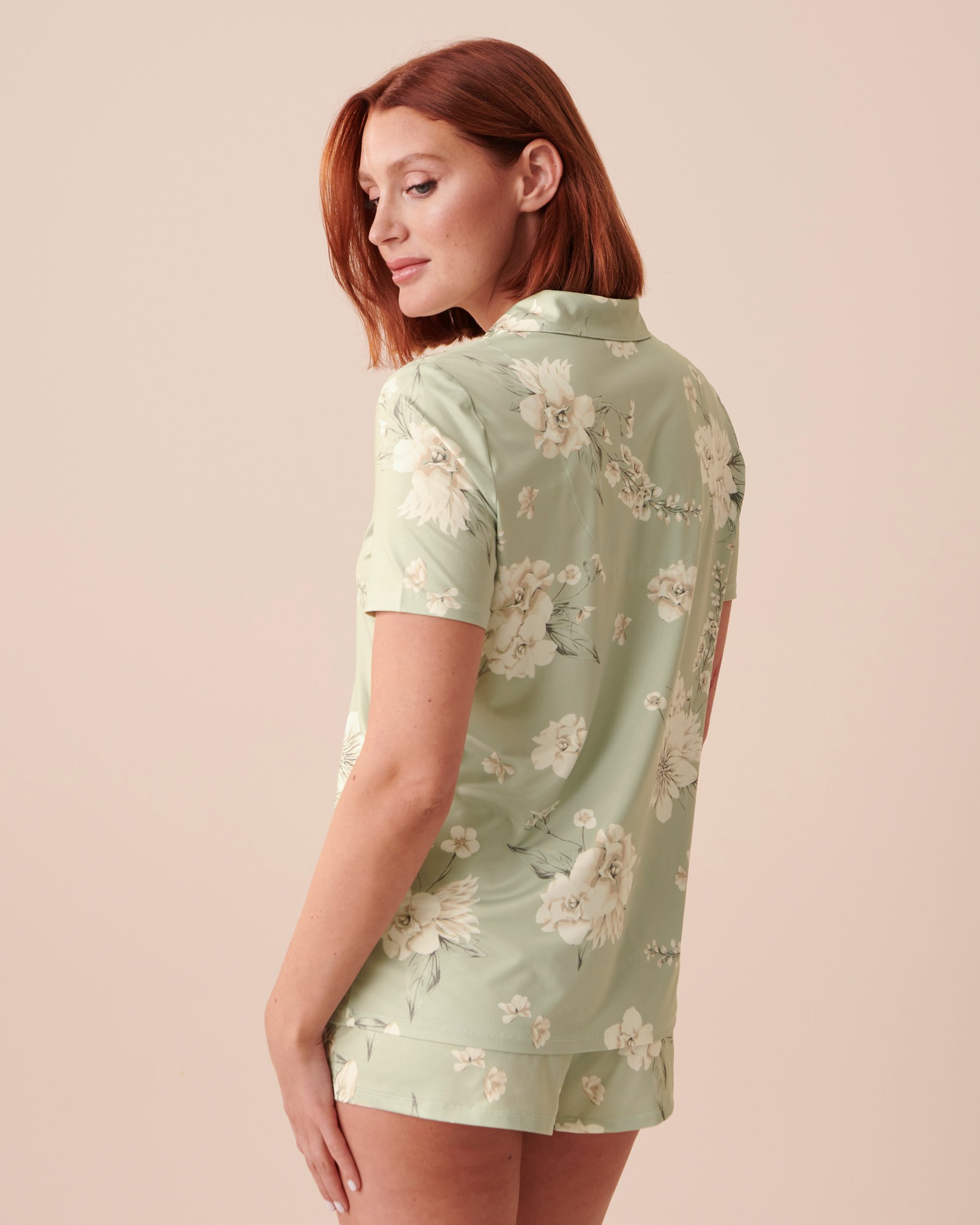 LA VIE EN ROSE Recycled Fibers Floral Button-down Shirt White Bouquet 60100089 - View2