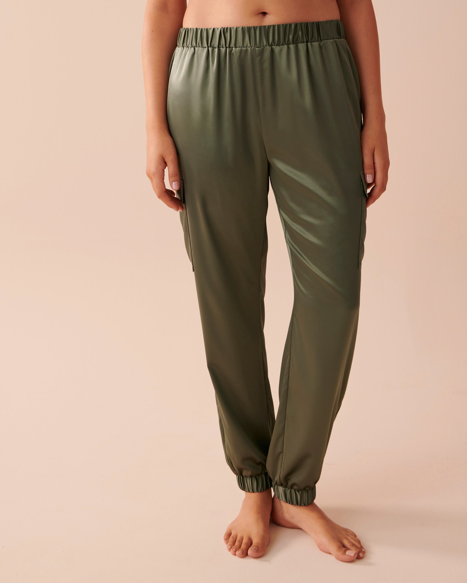 LA VIE EN ROSE Satin Cargo Pants Tender Green 50200067 - View2