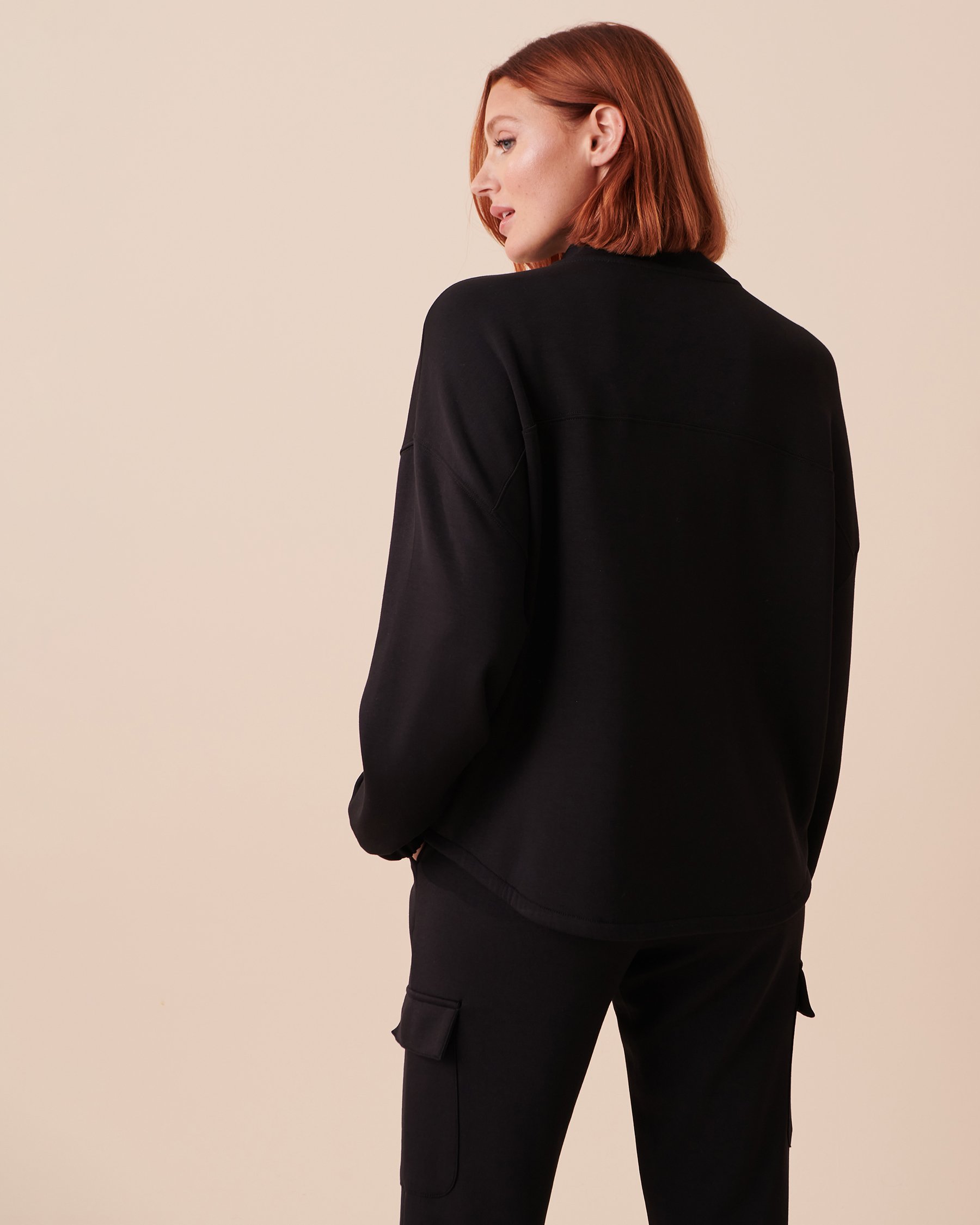 LA VIE EN ROSE Mock Neck Sweatshirt Black 50100079 - View2