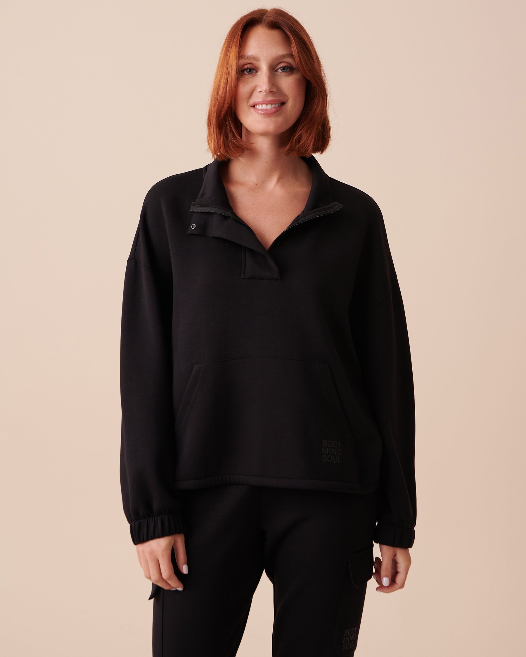 LA VIE EN ROSE Mock Neck Sweatshirt Black 50100079 - View4