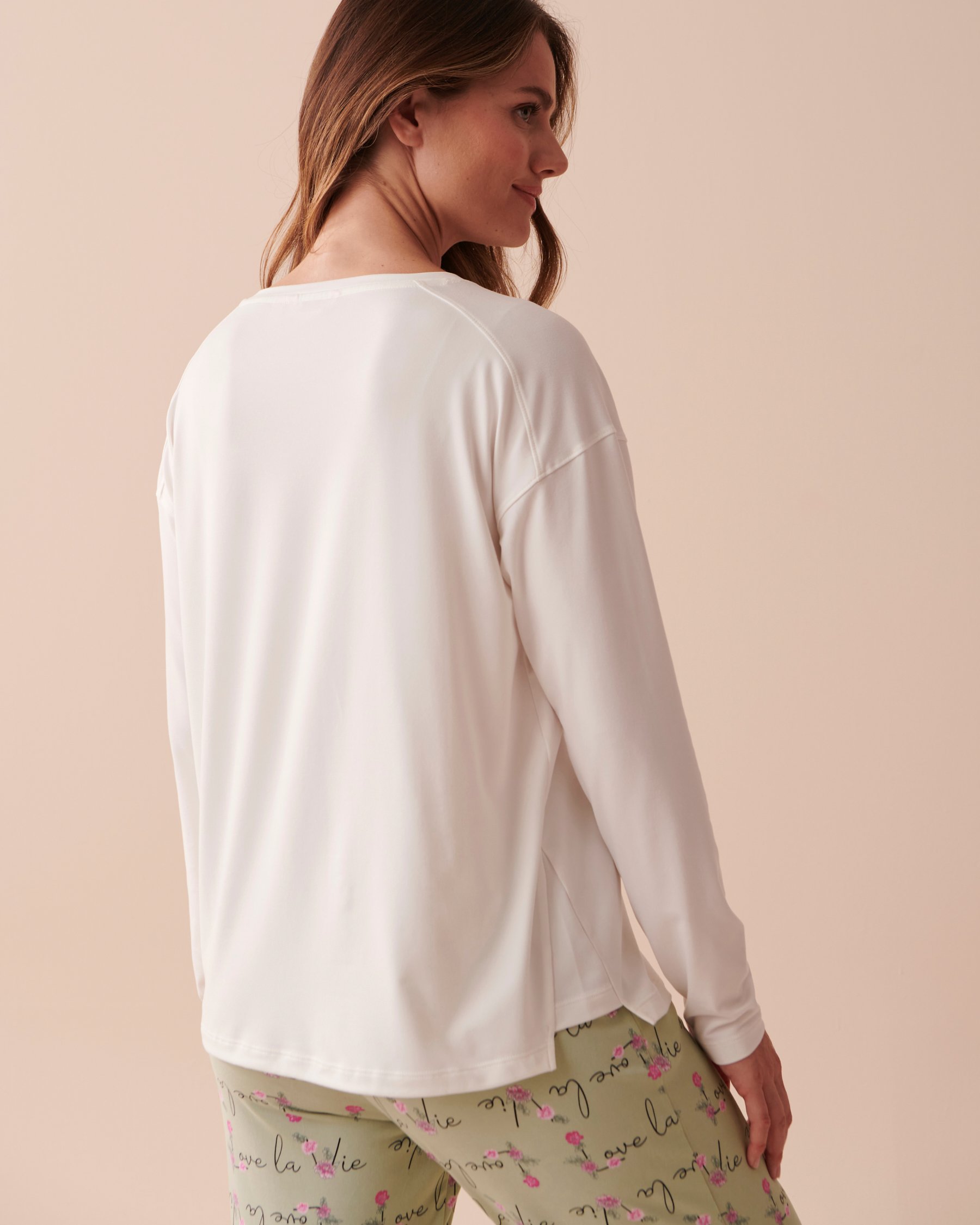 LA VIE EN ROSE Chandail manches longues ultra doux à fleurs Blanc perle 40100537 - Voir2