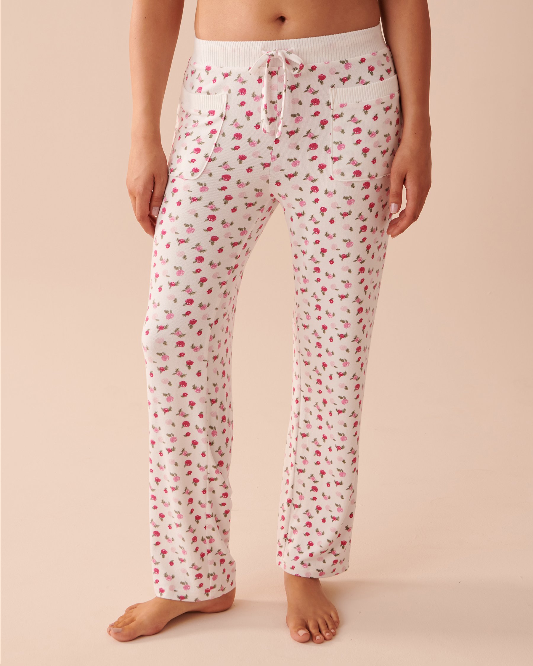 LA VIE EN ROSE Pantalon de pyjama à fleurs en fibres recyclées Assortiment de fleurs 40200517 - Voir1