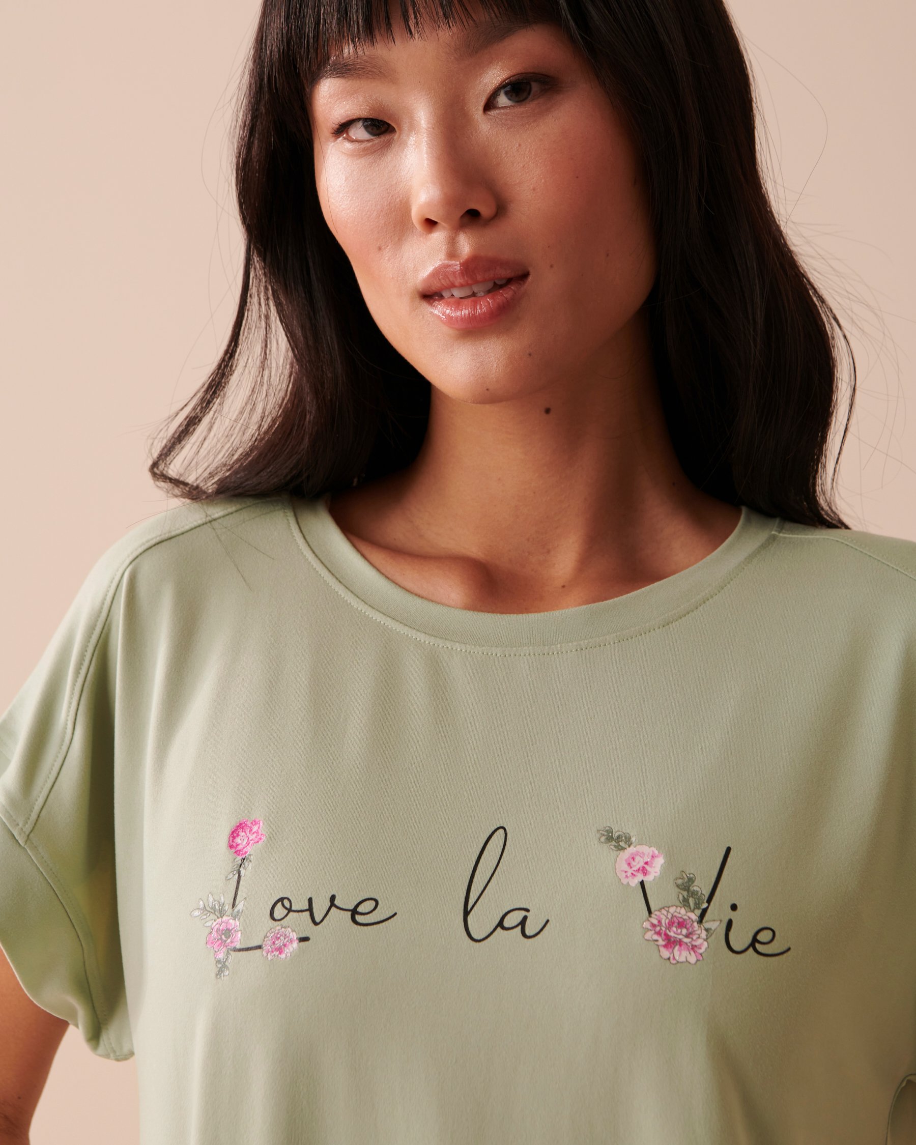 LA VIE EN ROSE Chemise de nuit manches courtes ultra douce Sauge apaisante 40500329 - Voir3