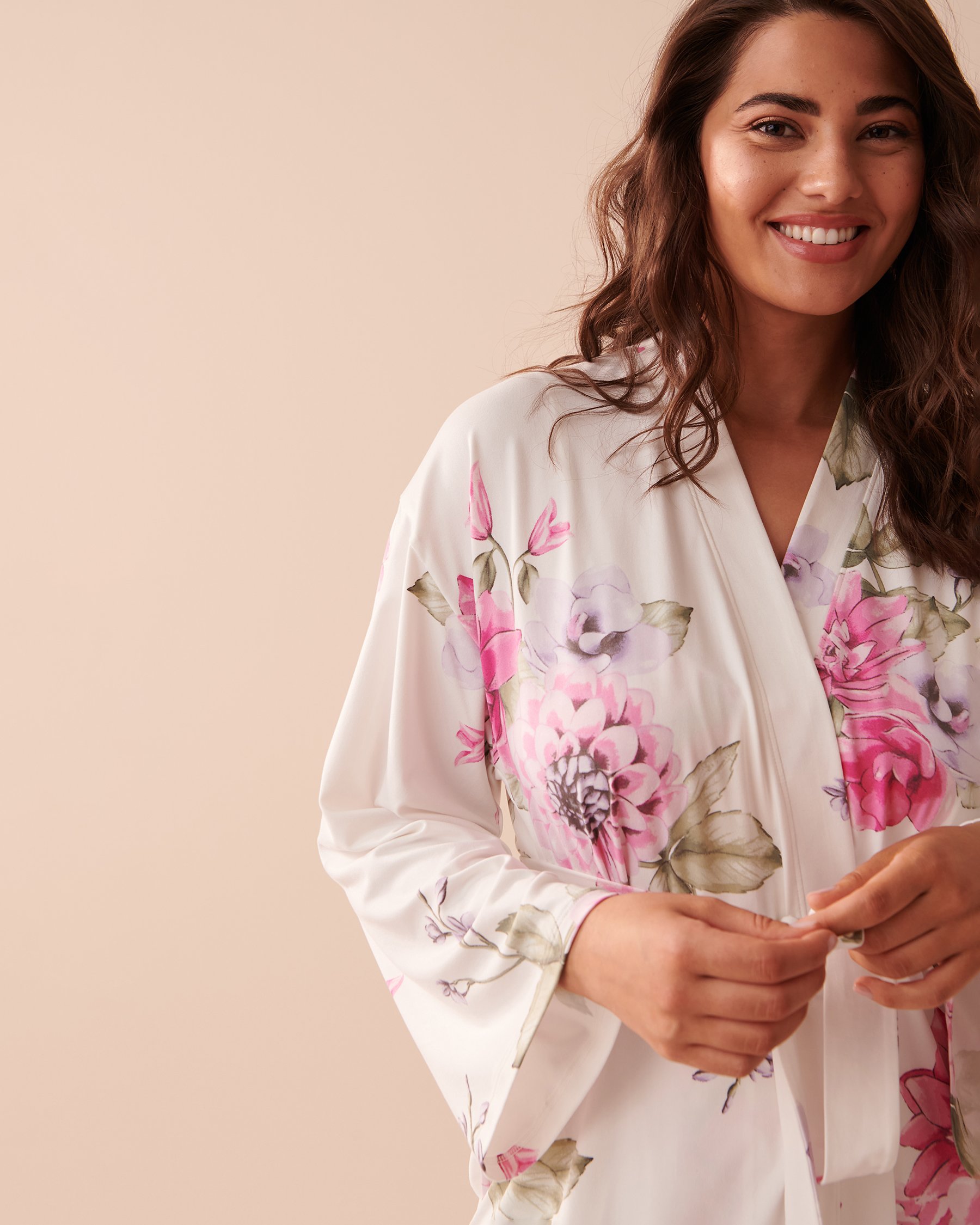 LA VIE EN ROSE Kimono ultra doux à fleurs Jardin de pivoines 40600165 - Voir6