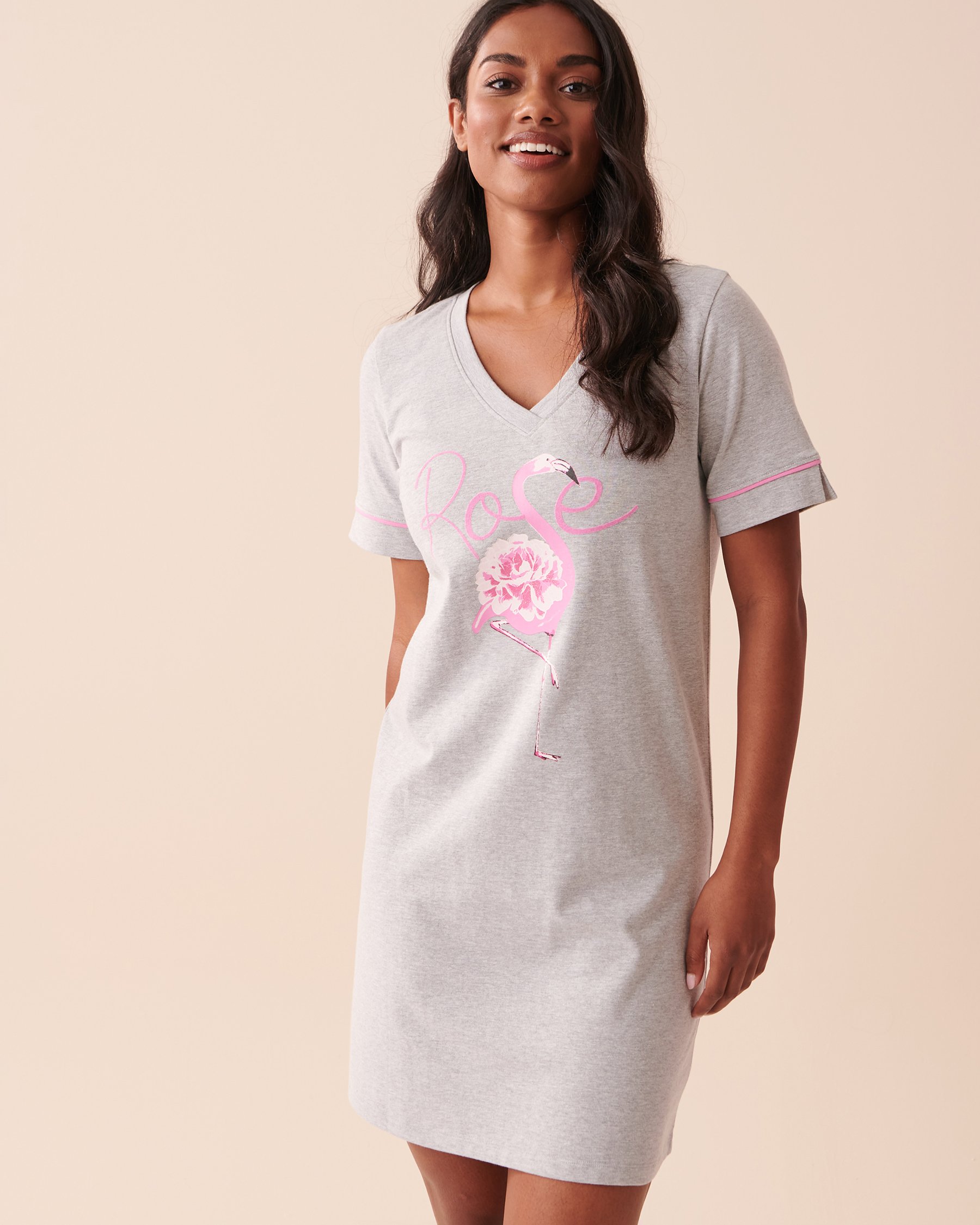 LA VIE EN ROSE Chemise de nuit flamant rose en coton Gris poudré 40500323 - Voir1