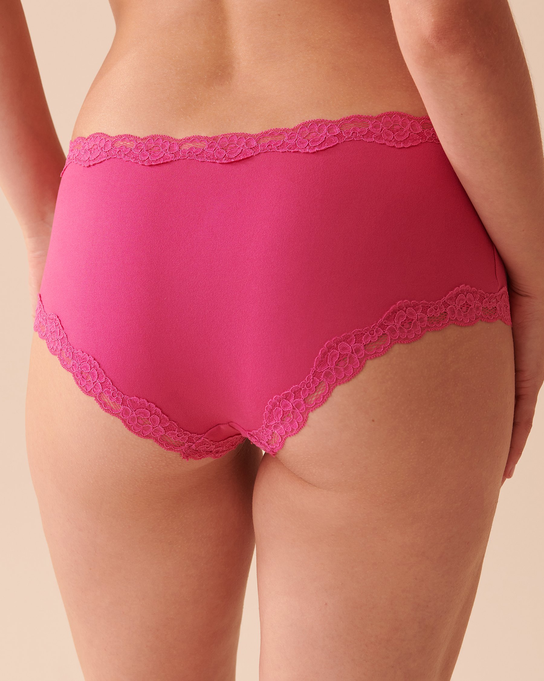 LA VIE EN ROSE Culotte garçonne ultra douce détails de dentelle Rose intense 20100407 - Voir2