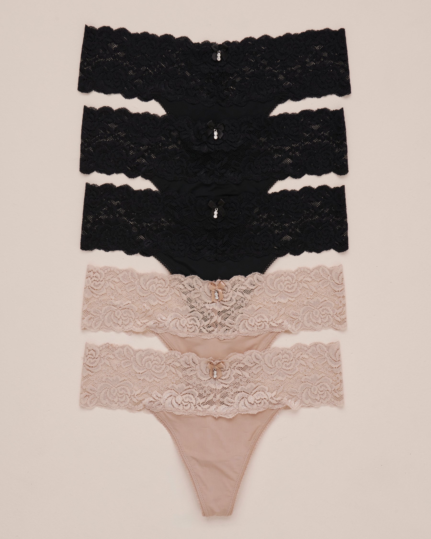 LA VIE EN ROSE Lot de 5 culottes tanga microfibre et large bande de dentelle Noir/Beige 20200452 - Voir1