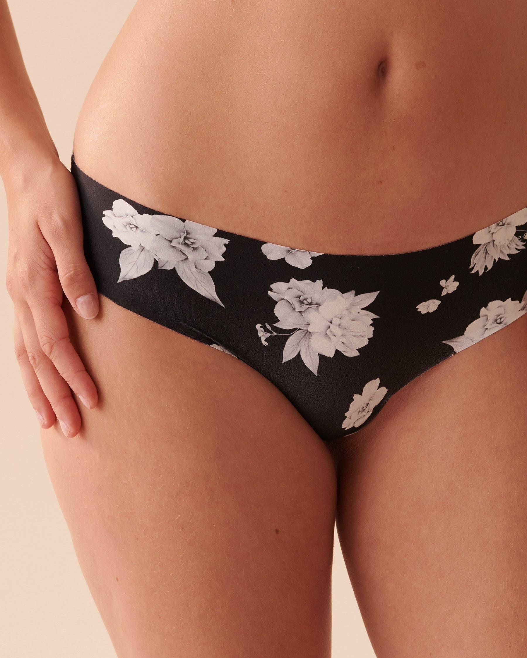 LA VIE EN ROSE Microfiber Invisible Cheeky Panty Black and White Peonies 20200443 - View1