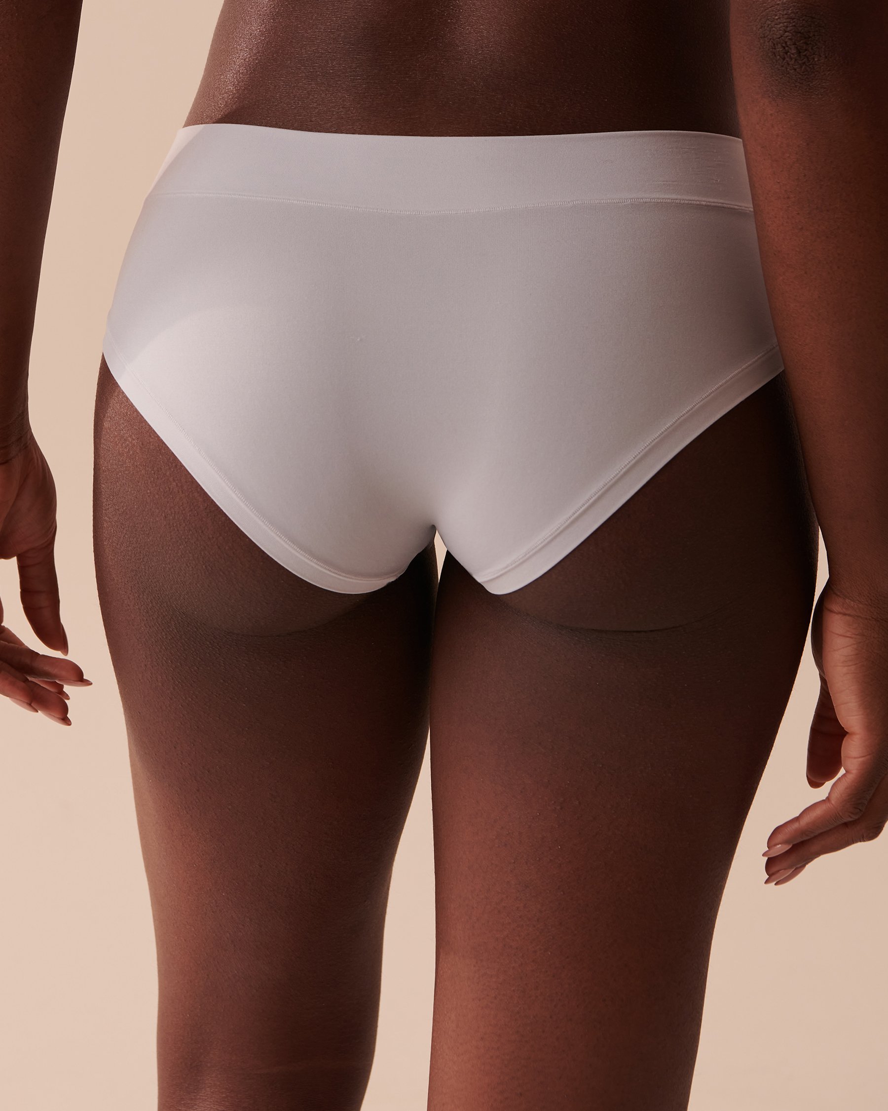 LA VIE EN ROSE Perfect Fit Hiphugger Panty Pearl Grey 20200440 - View2